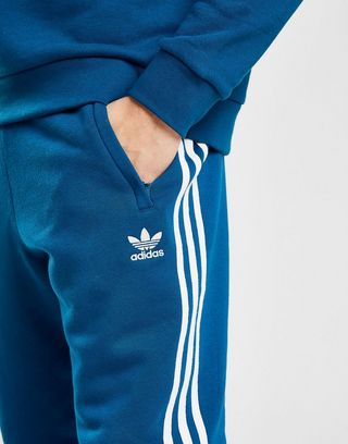 adidas Originals 3 Streifen Fleece Jogginghose Herren | JD adidas Originals 3 Streifen Fleece Jogginghose Herren | JD