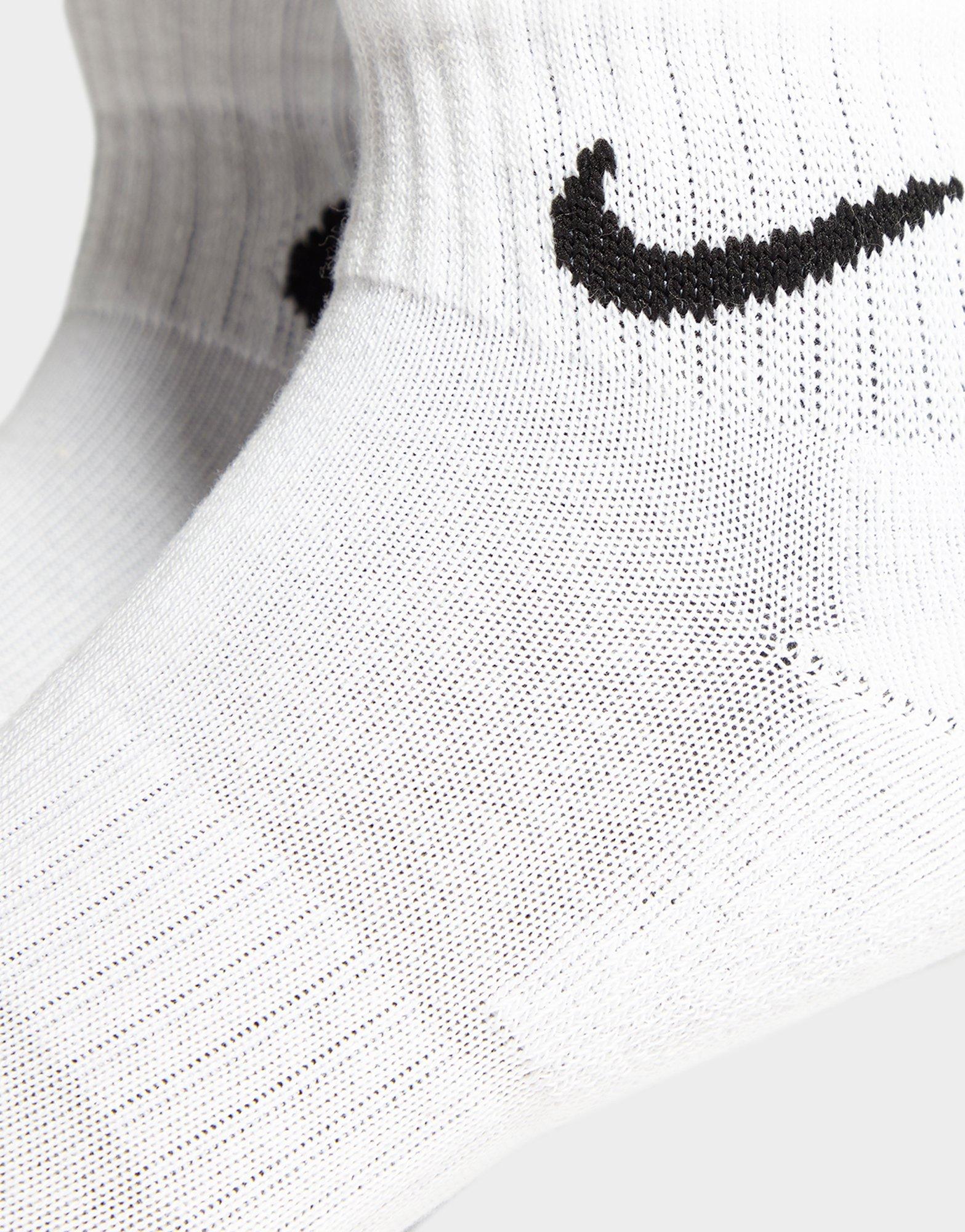 NIKE Lot de 3 paires de Chaussettes Value No Show - Mixte - Blanc -  Cdiscount Prêt-à-Porter