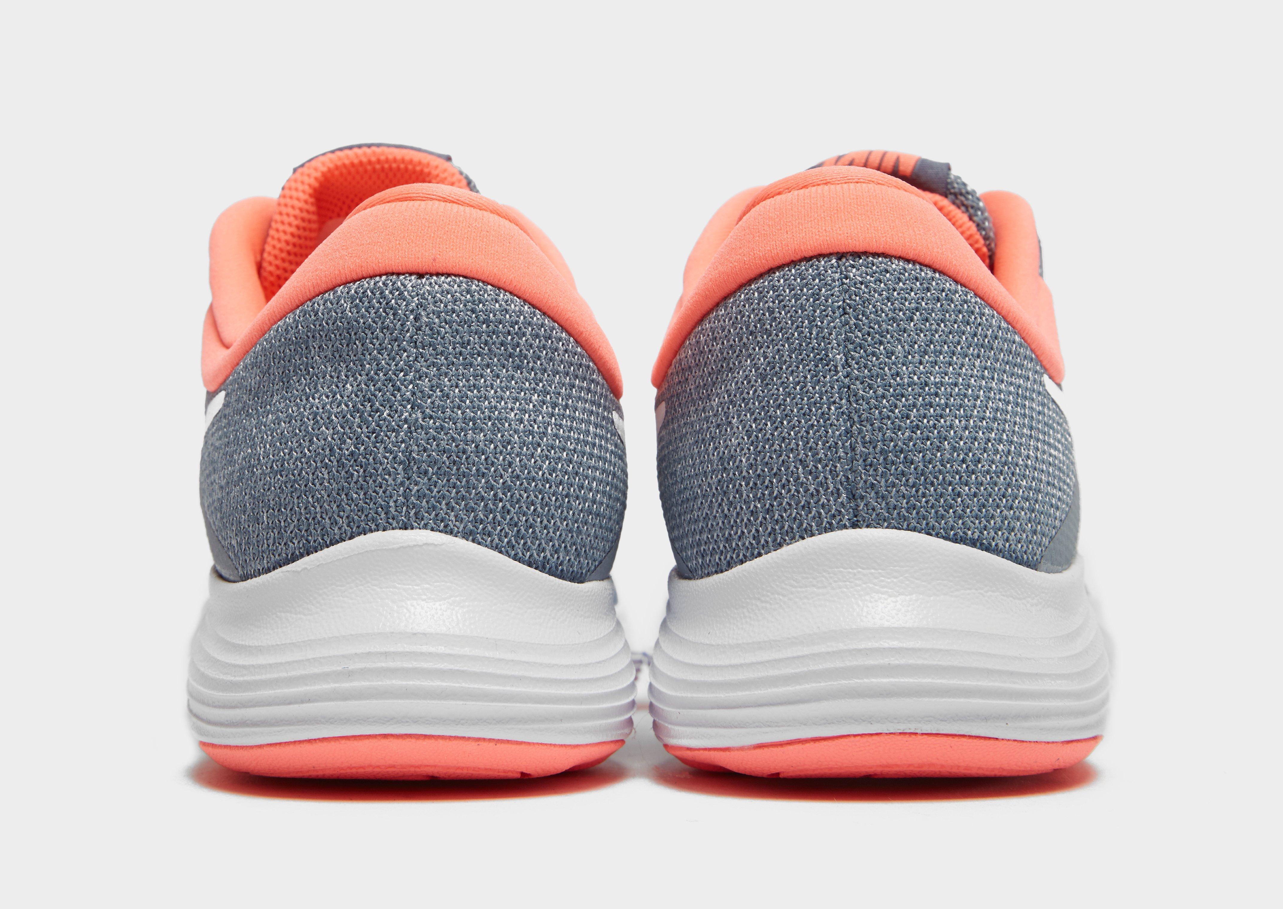 nike junior revolution 4