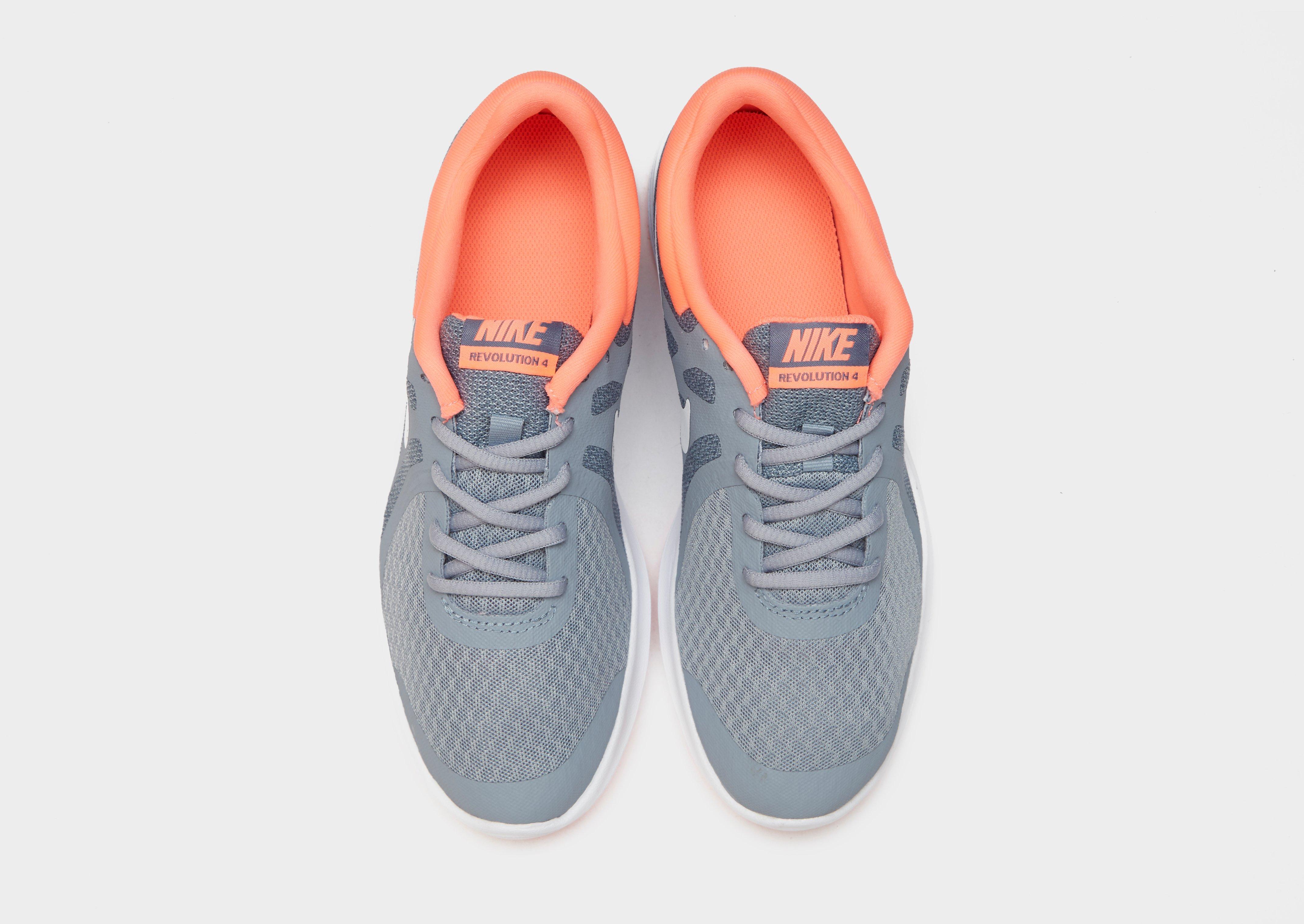 nike junior revolution 4