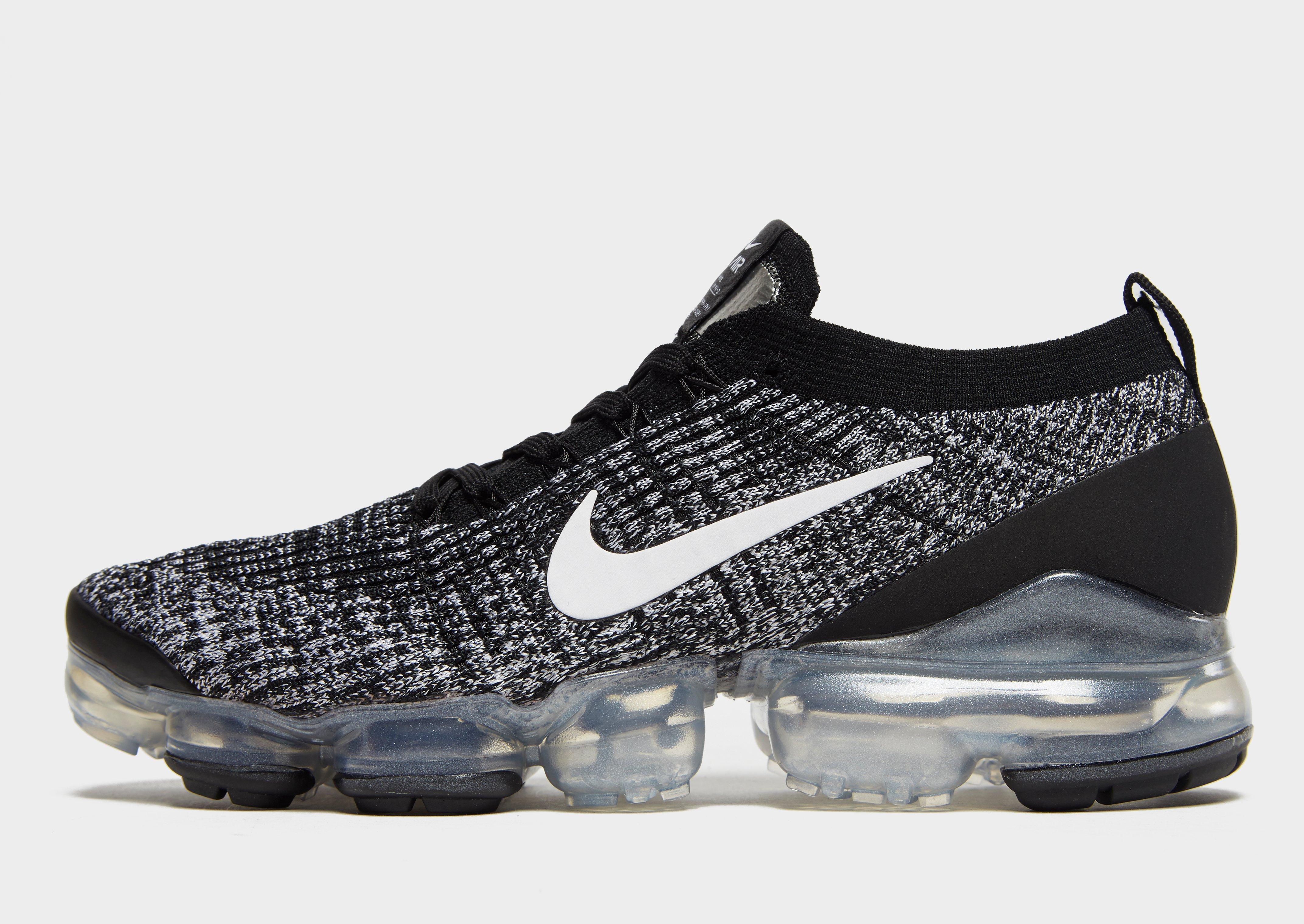 vapormax blanco y negro