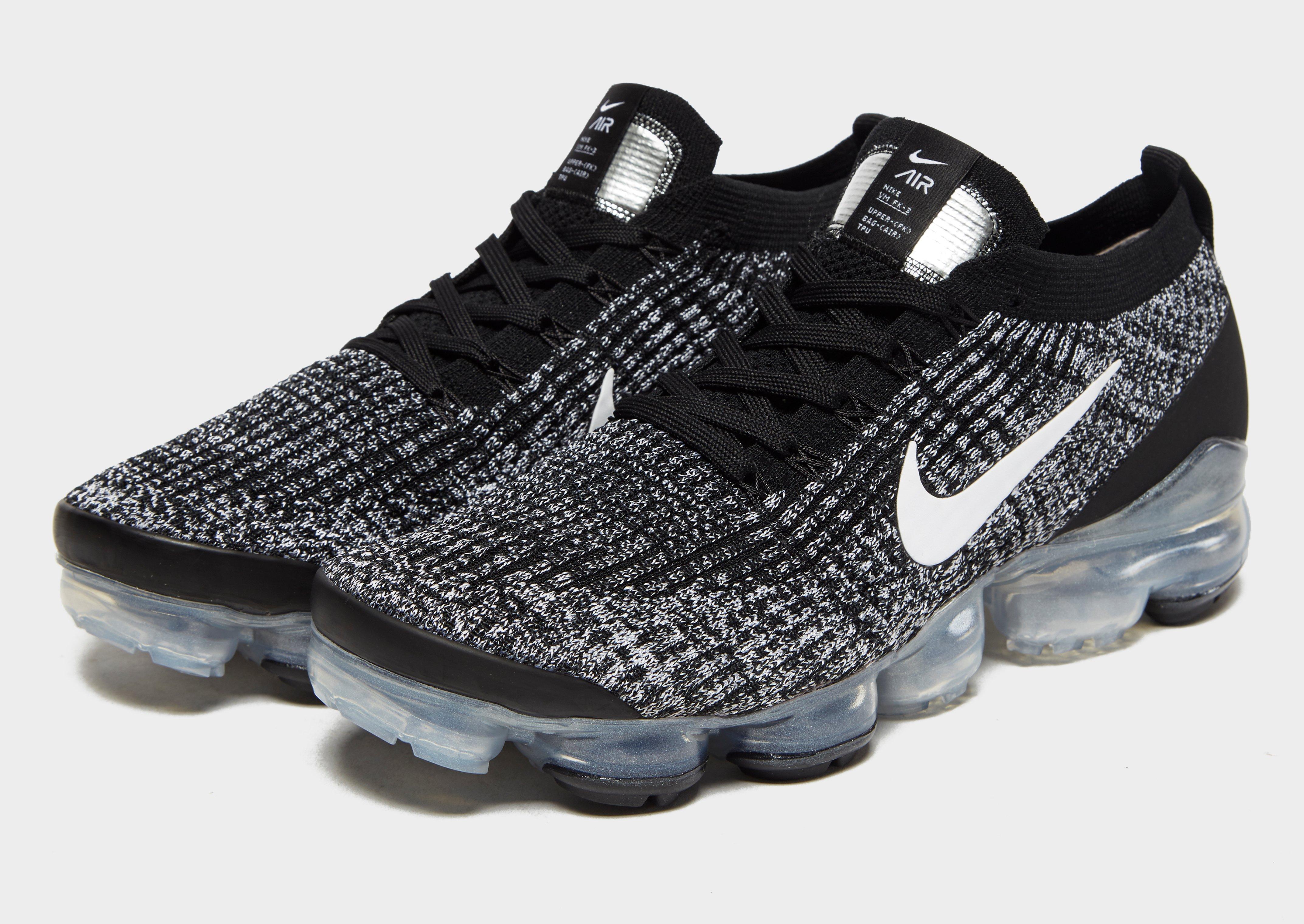 vapormax black size 4