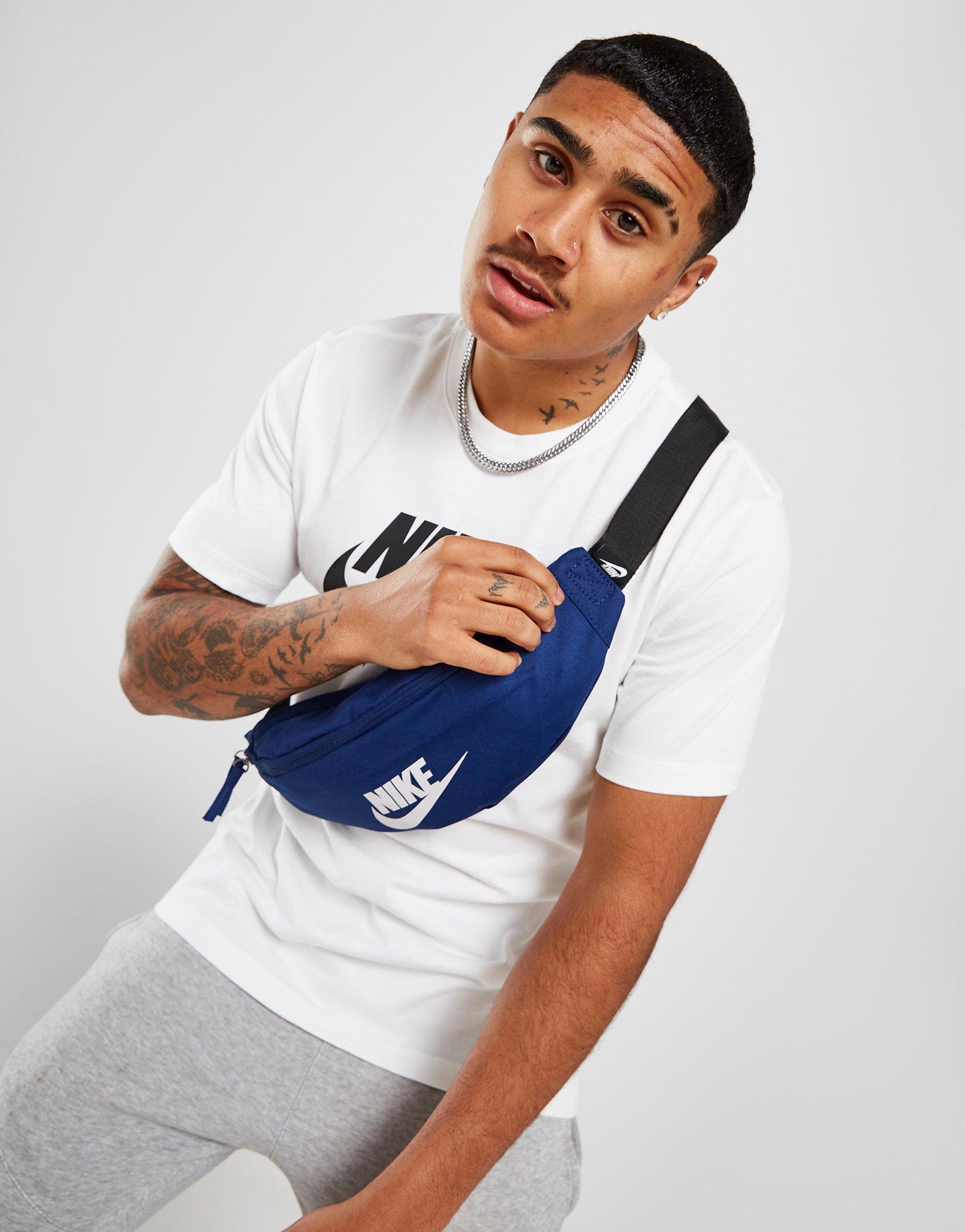 nike heritage bumbag