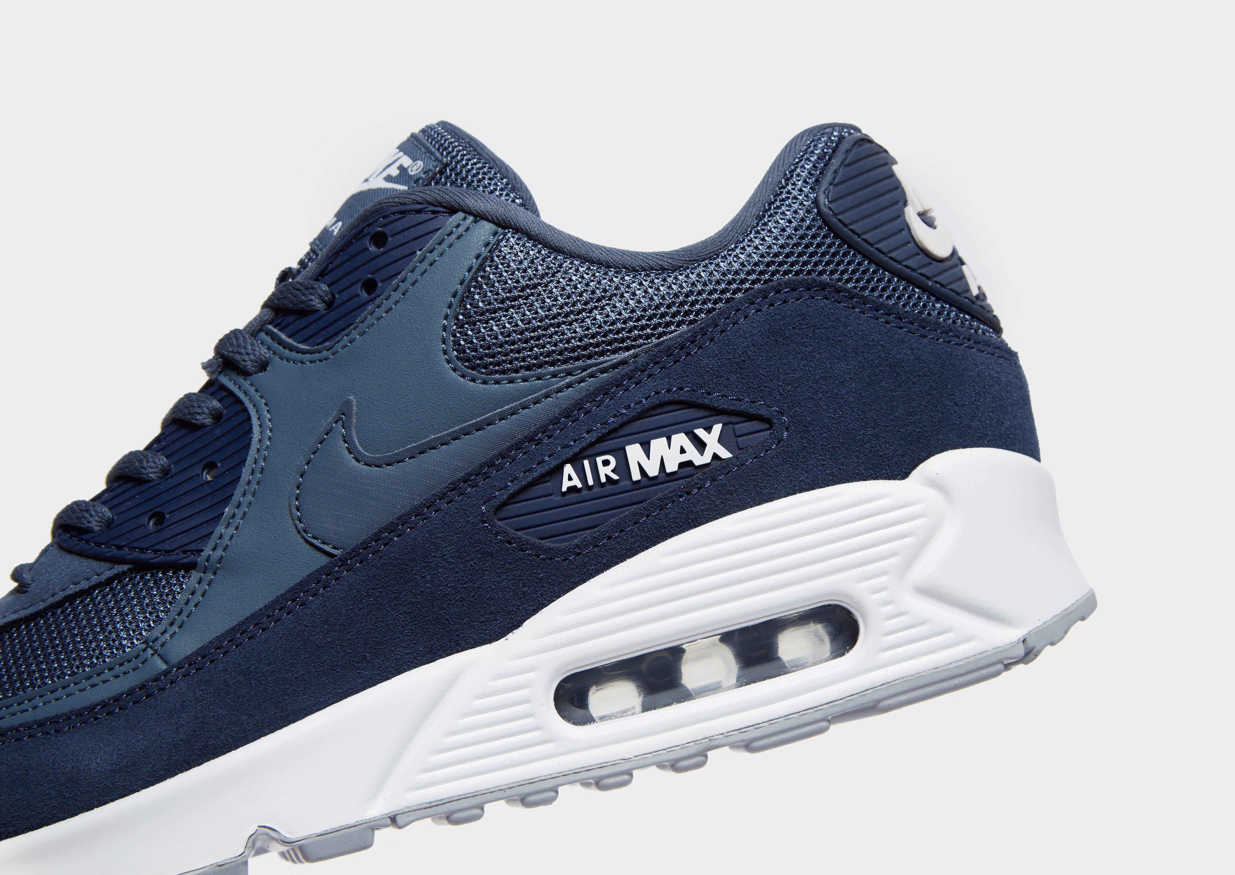 90 essential air max