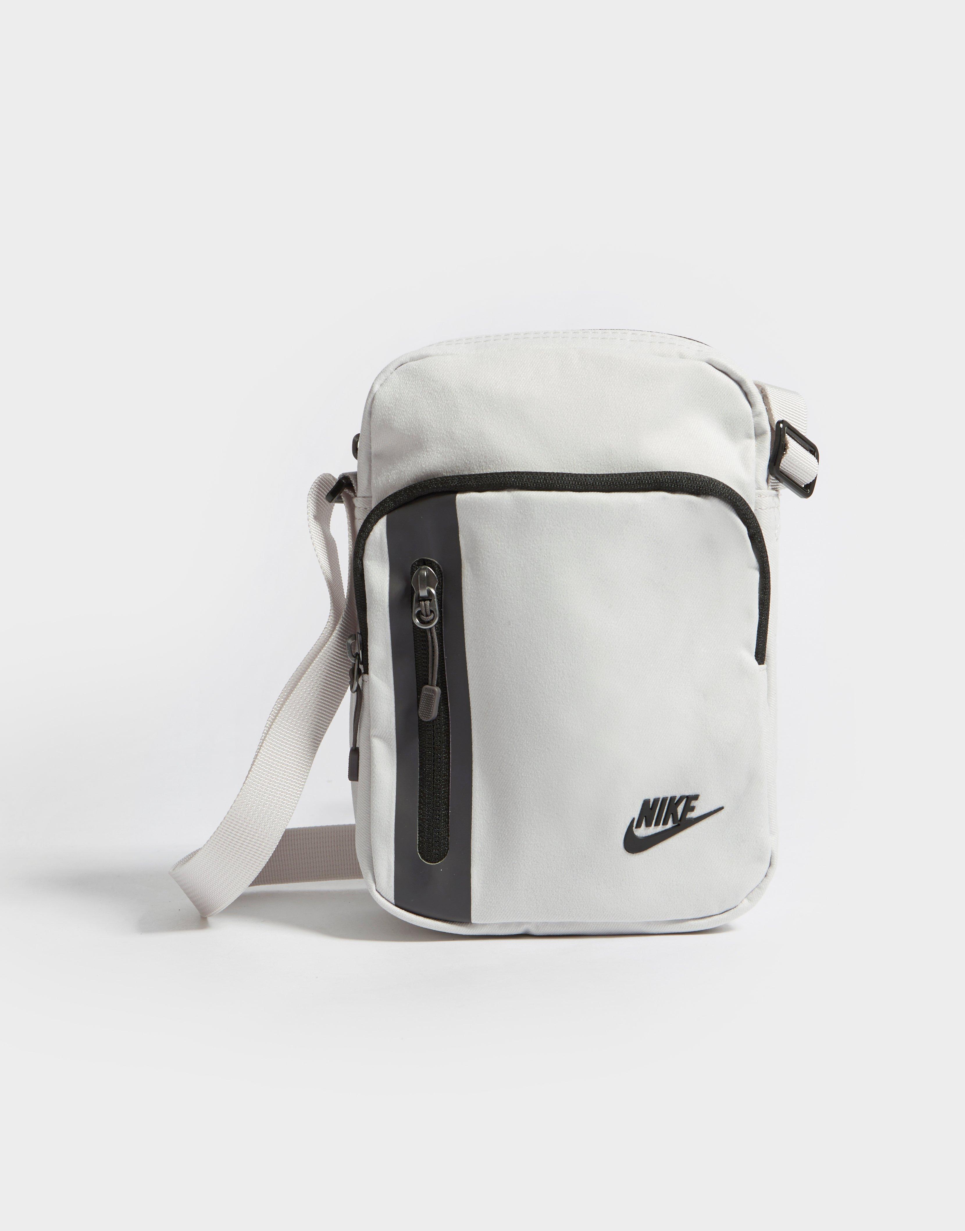 nike small pouch bag