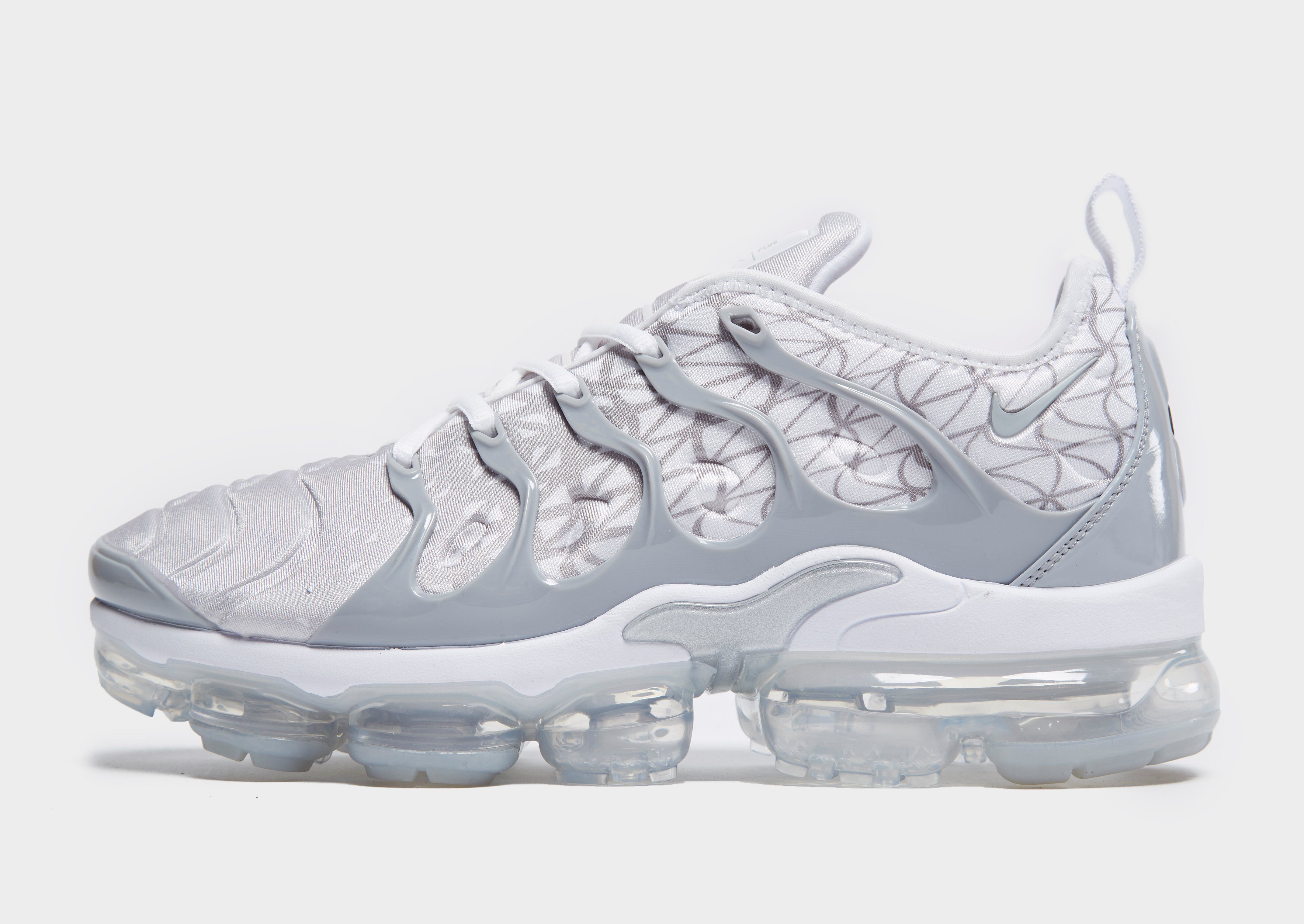 Vapormax plus weiß