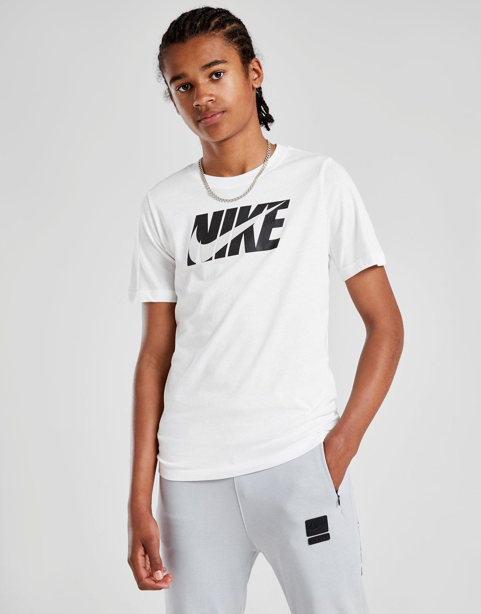 nike sportswear swoosh junior