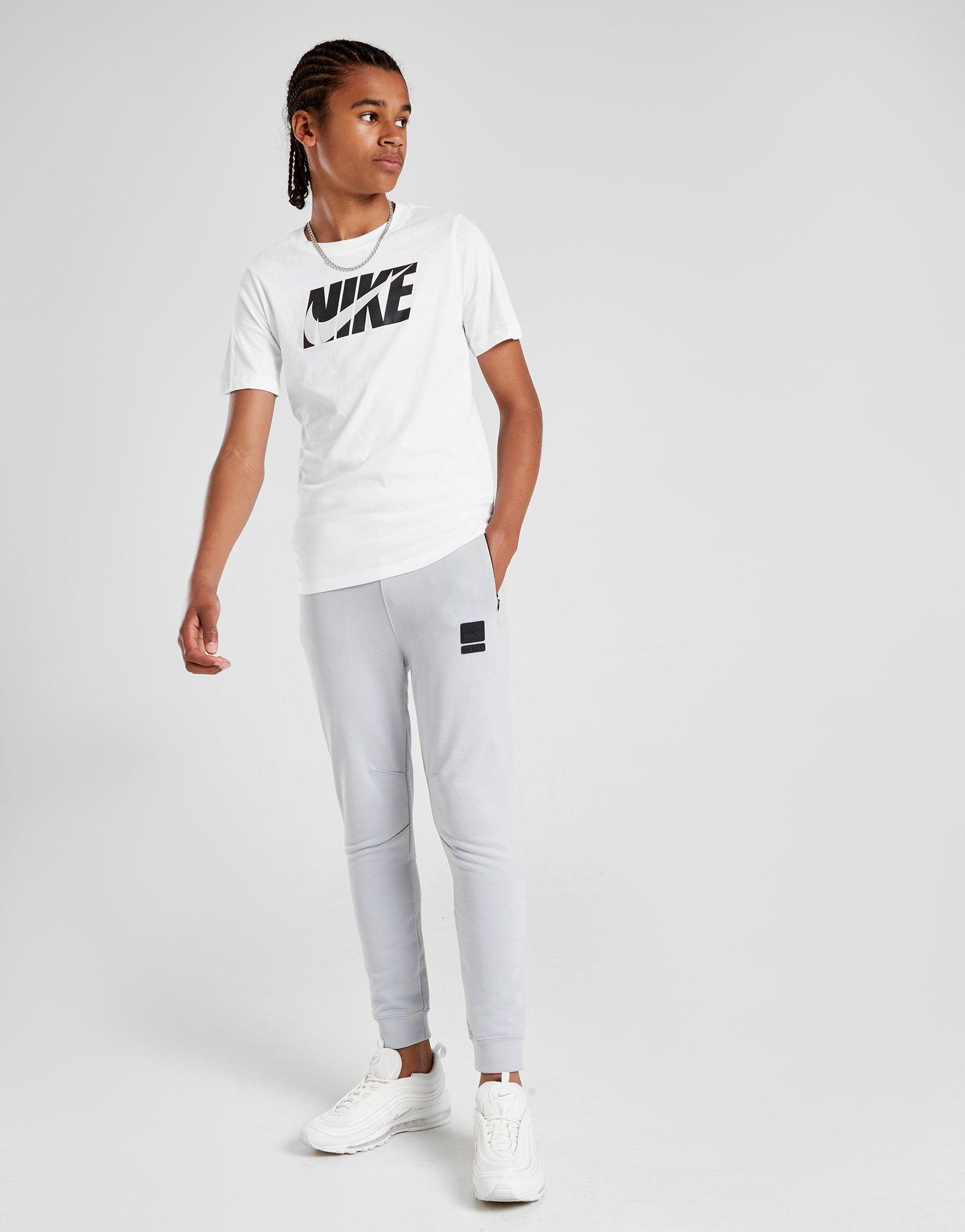 nike sportswear swoosh junior