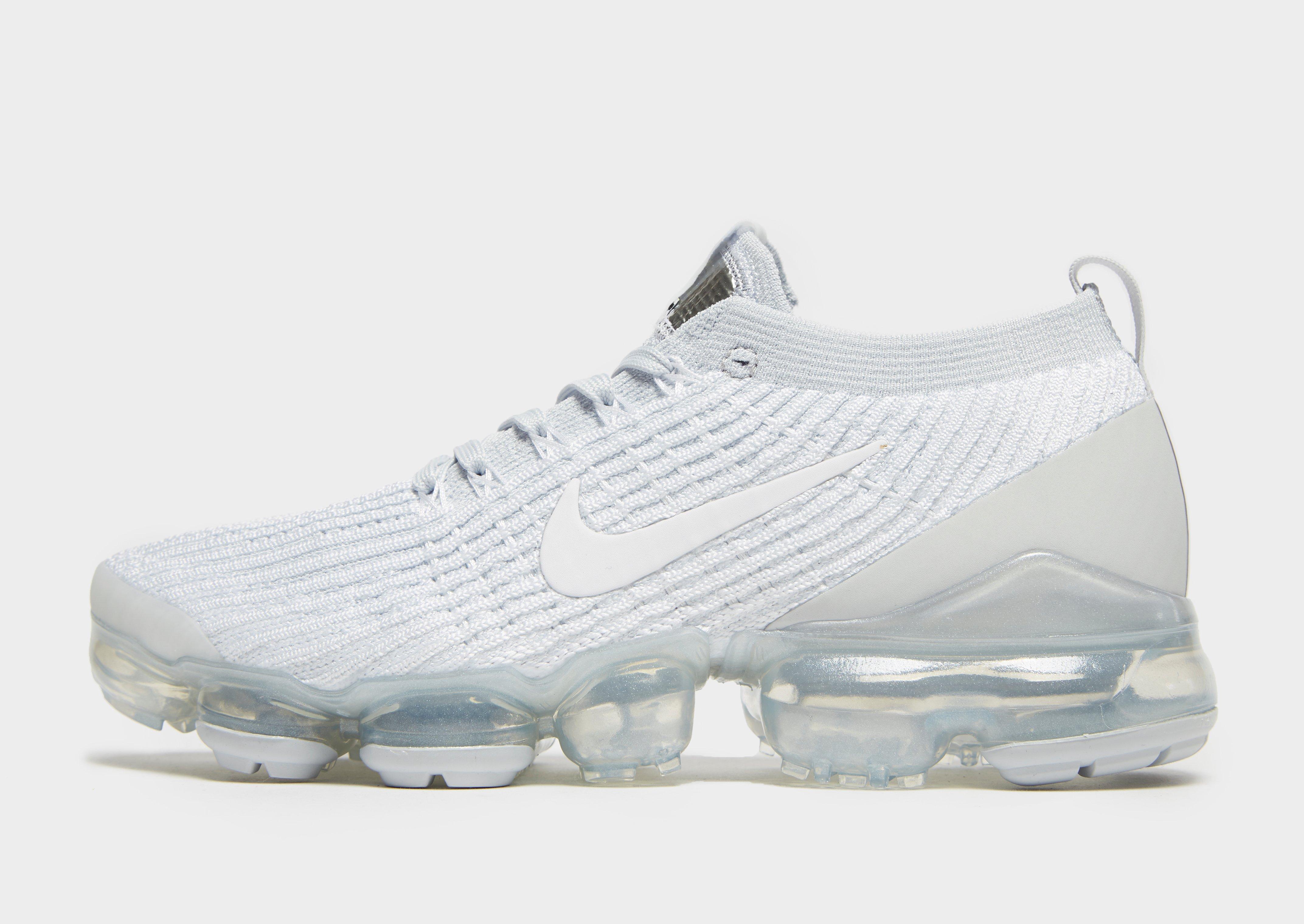 White Nike Air VaporMax Flyknit 3 Women 