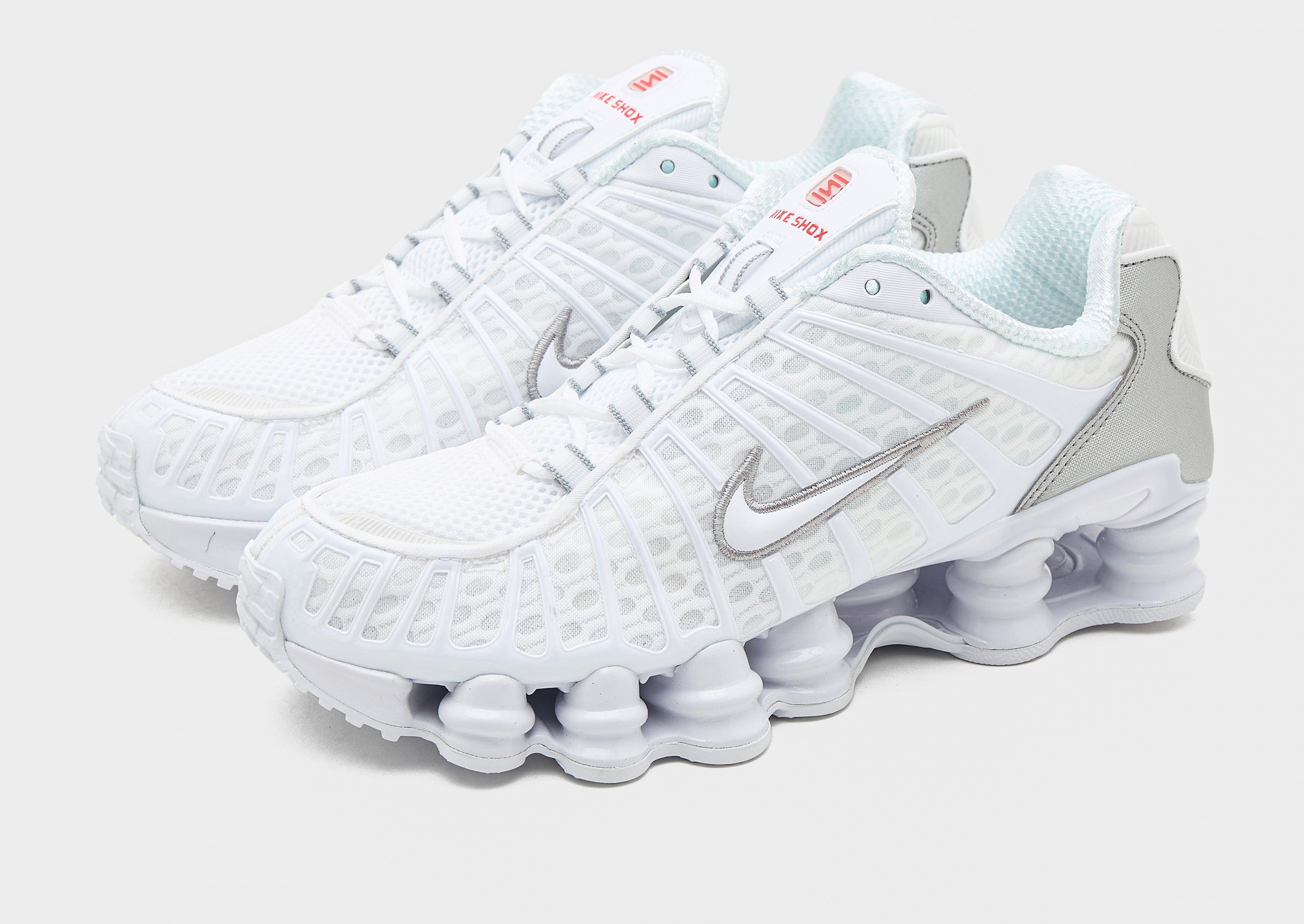 white nike shox mens