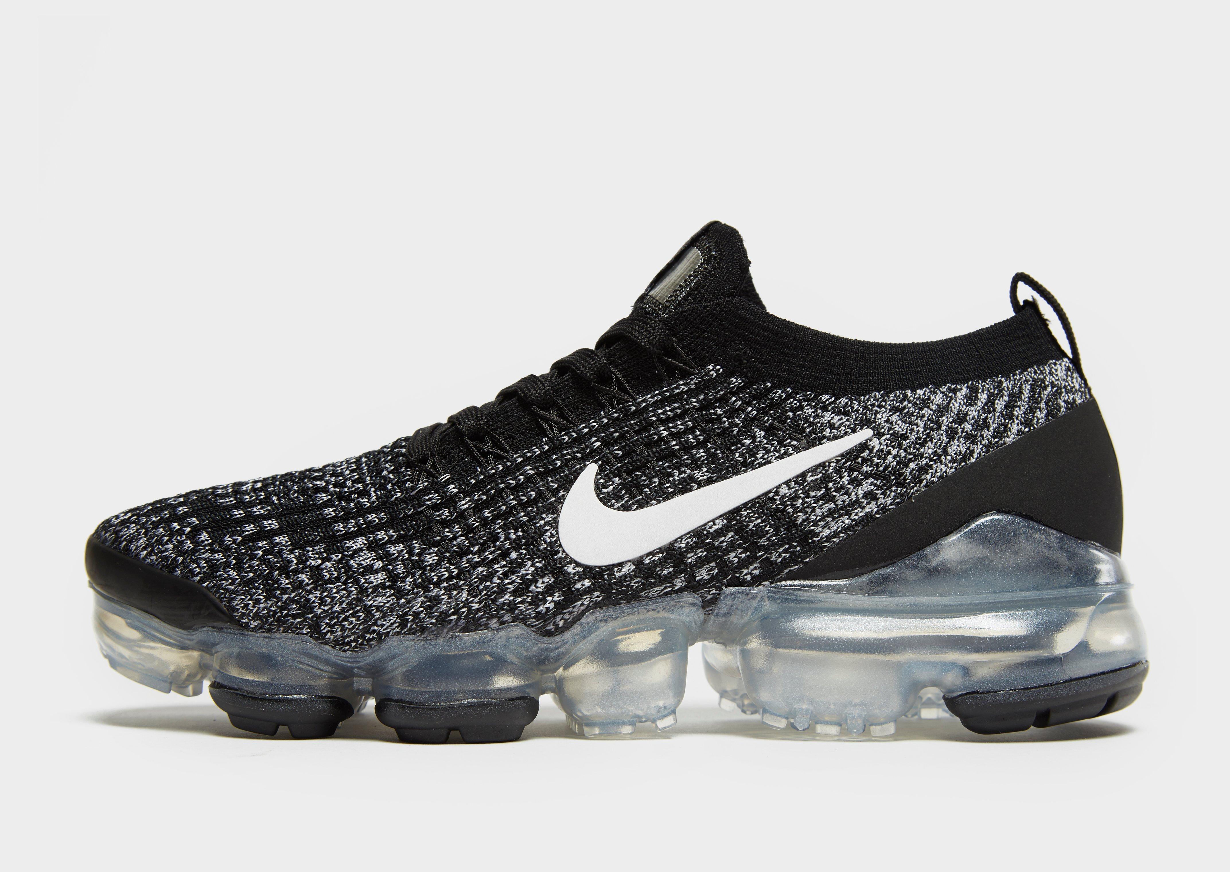 nike vapormax negro con blanco