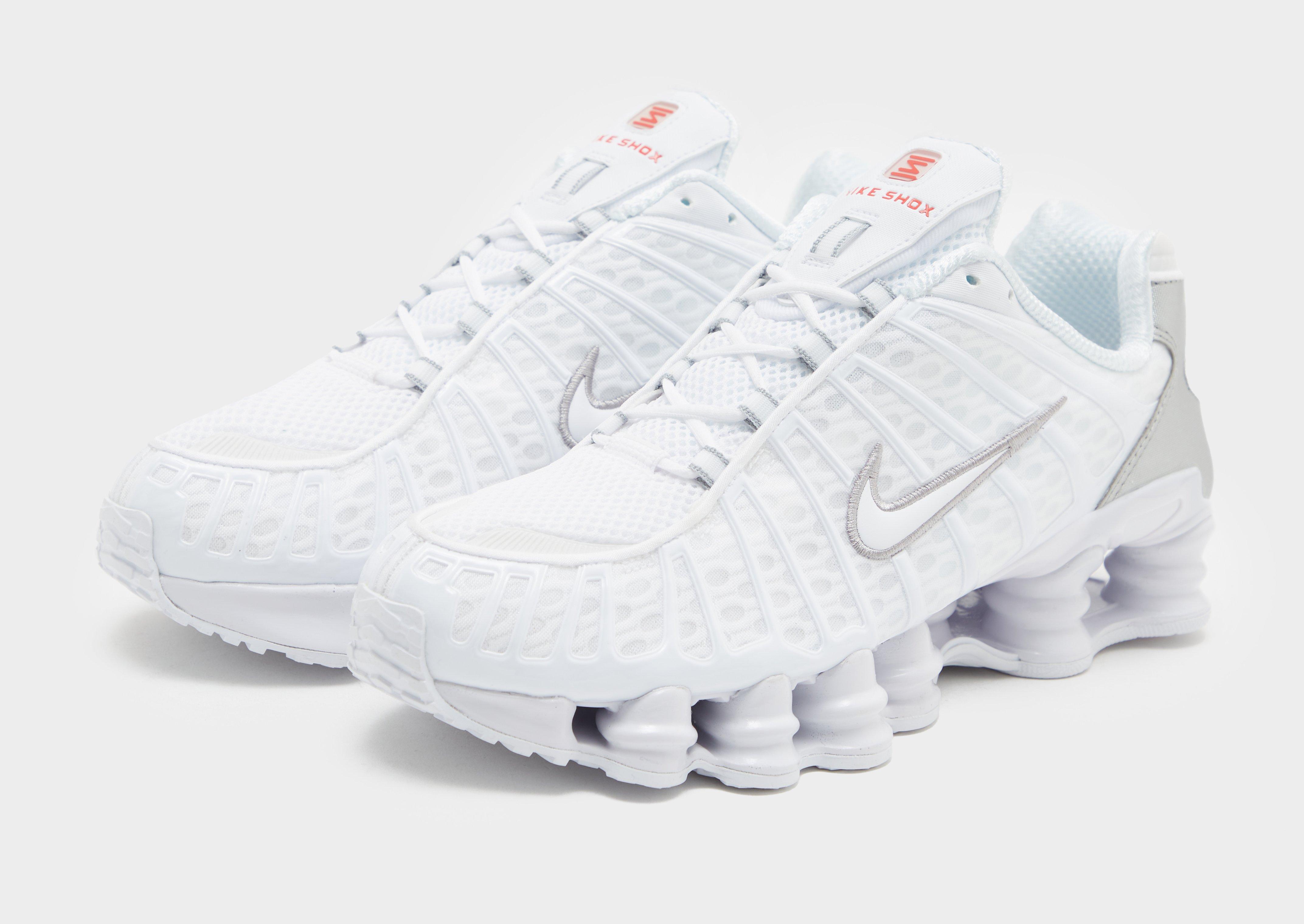 Solid white best sale nike shox