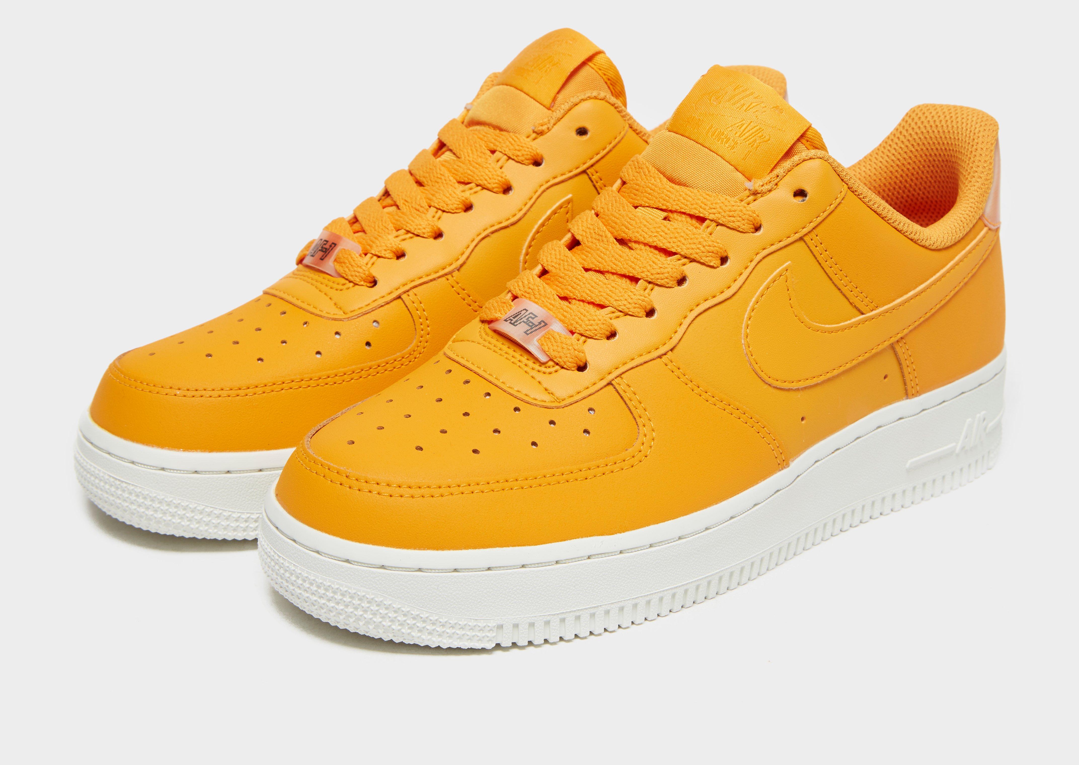 nike air force mujer mostaza