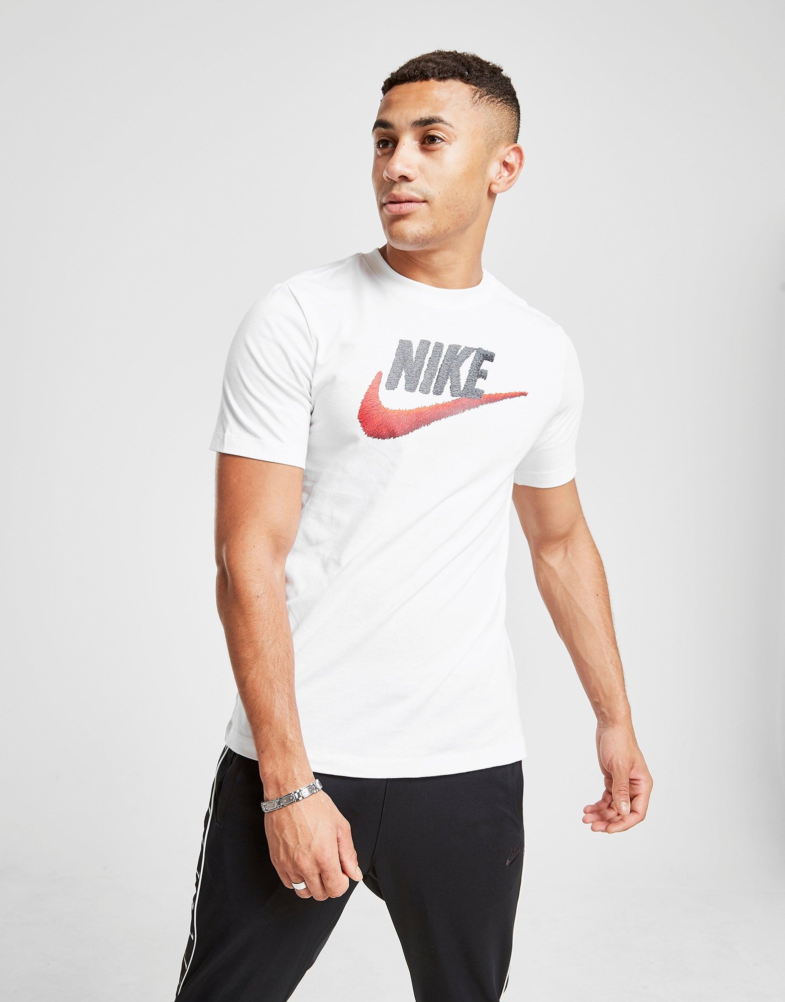Compra Nike camiseta Futura en Blanco JD Sports