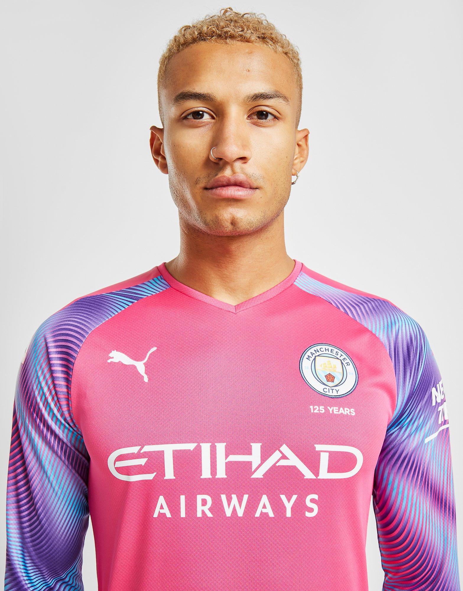 man city goalkeeper kit 2019