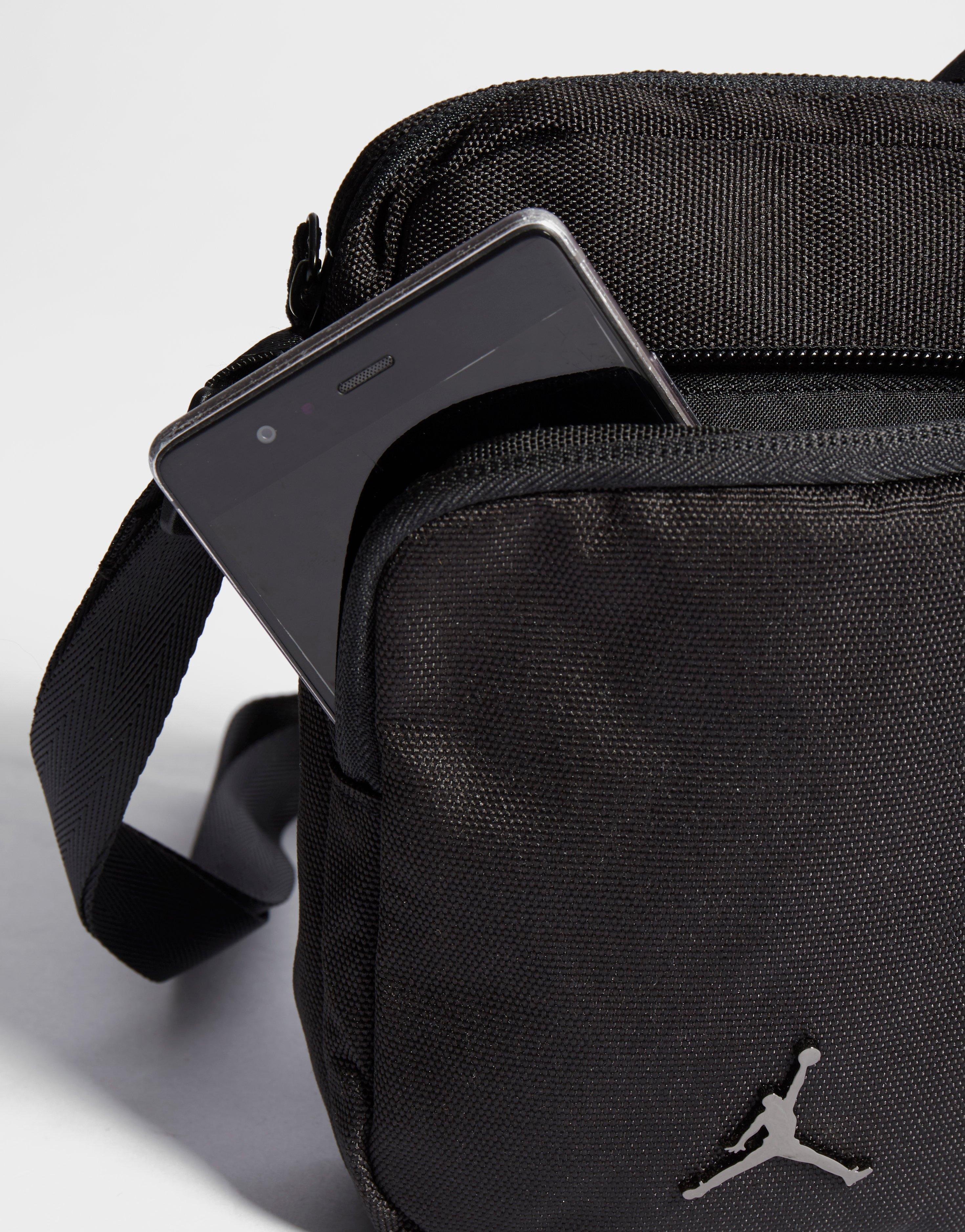 airborne crossbody black