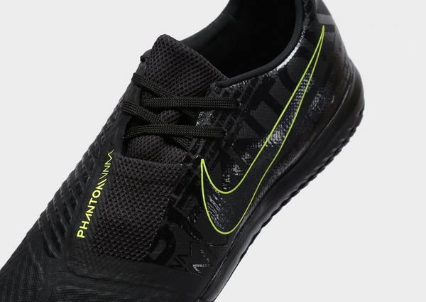 Nike releases the PhantomVNM (Venom) soccer boot
