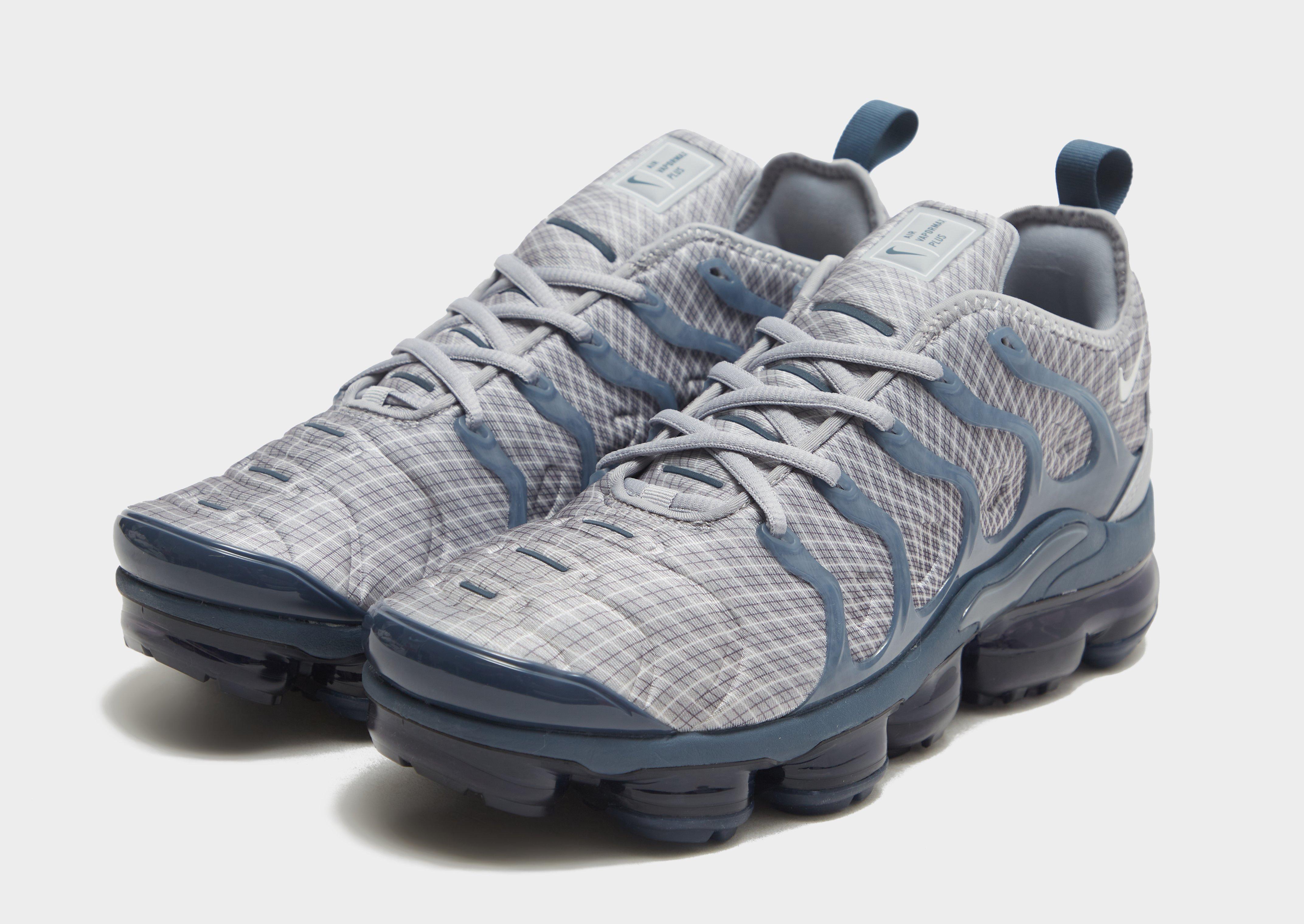 Nike vapormax plus store women's grey