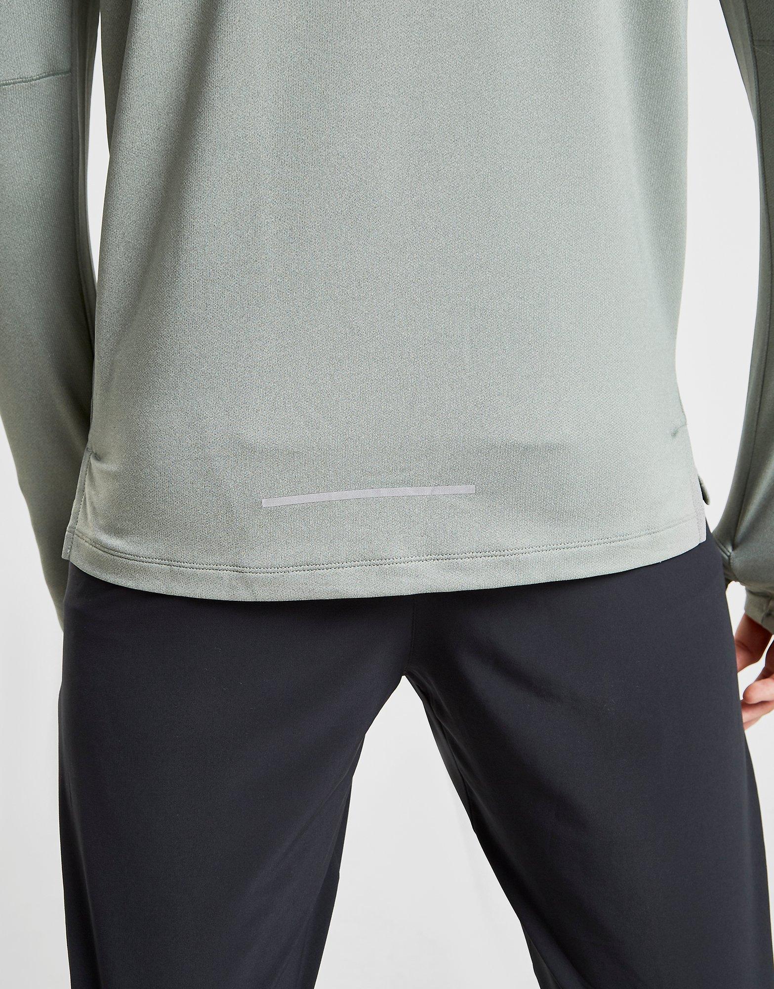 maglia con buco per pollice