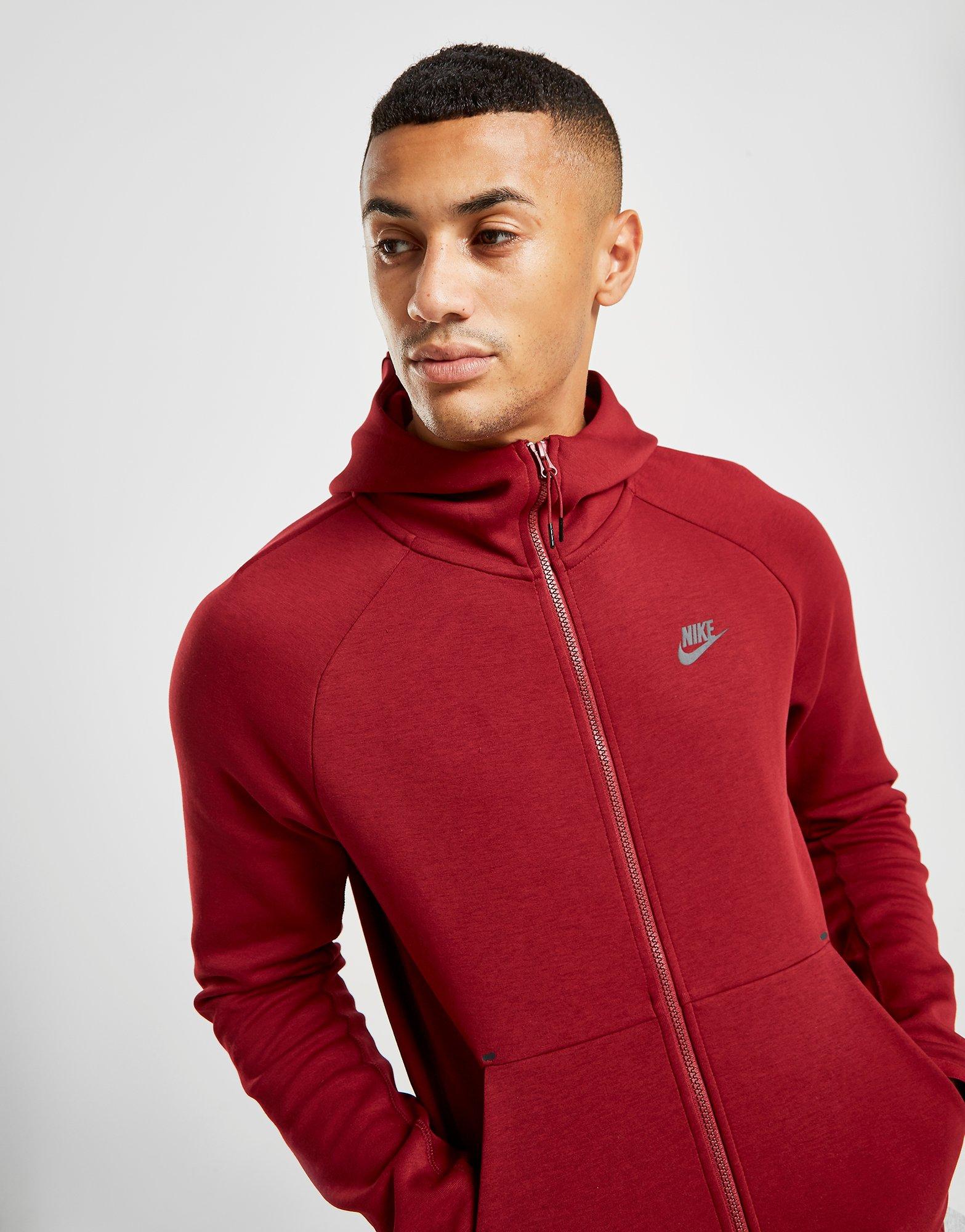 nike tech fleece windrunner red