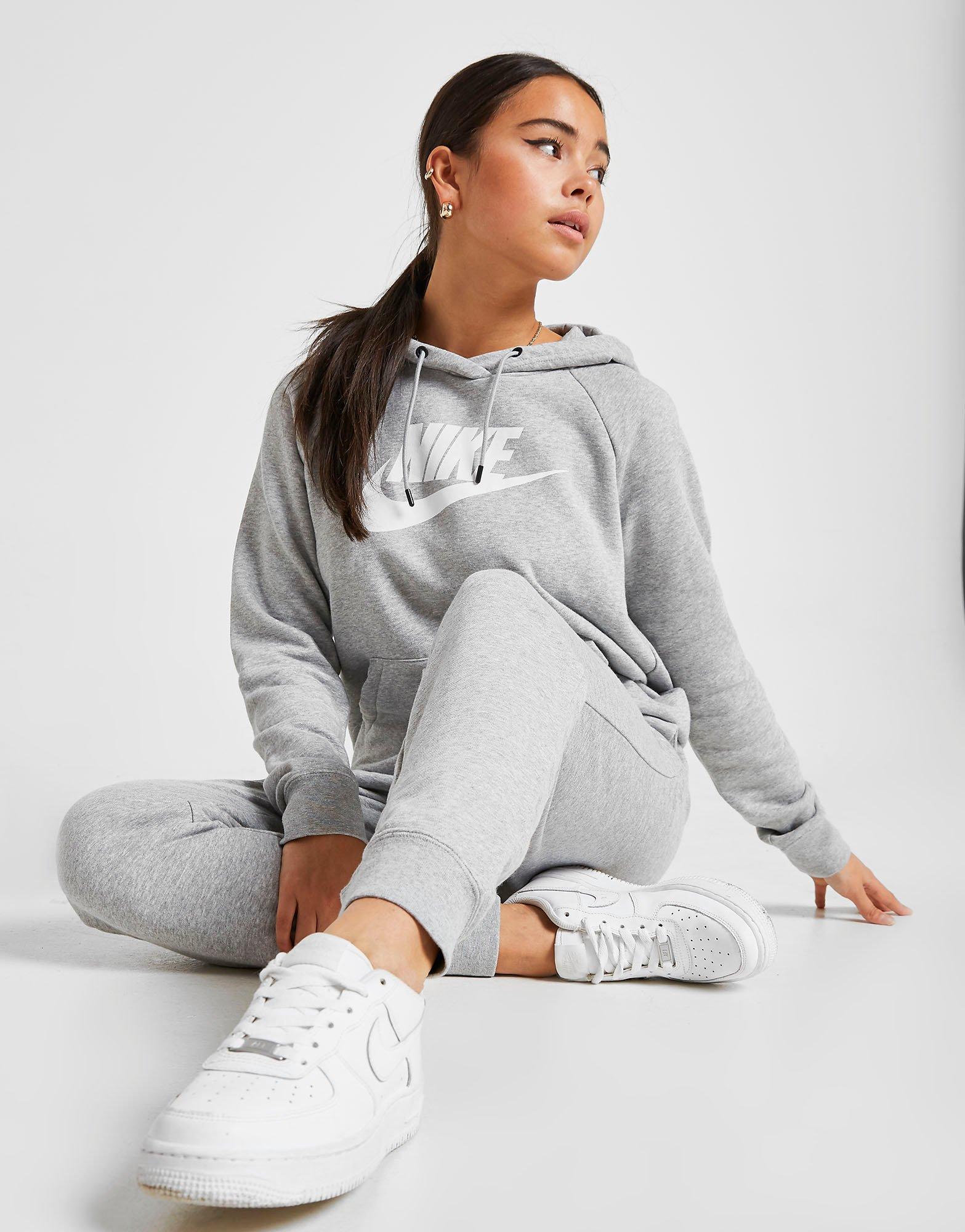 nike essential logo overhead hoodie women's