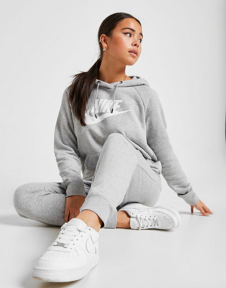 Acquista Nike Essential Logo Overhead Felpa con cappuccio Donna in Grigio | JD Sports