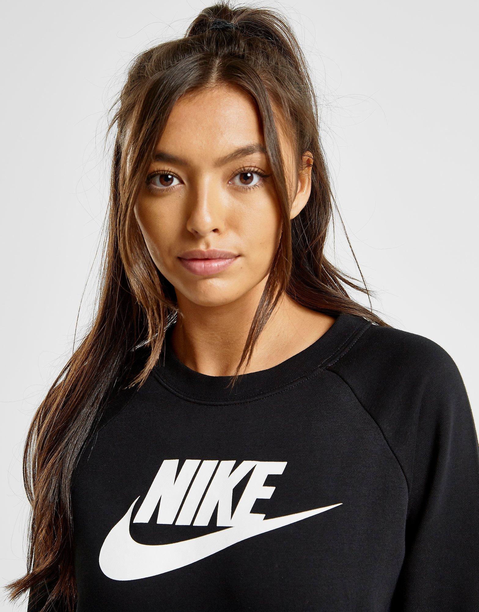 Black Nike Essential Futura Crew 