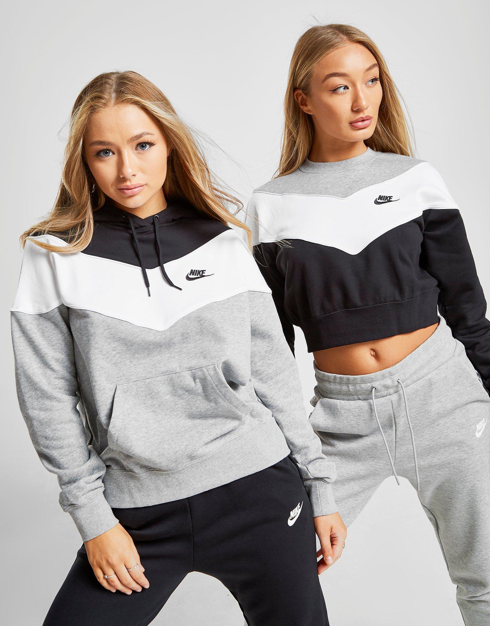 nike hoodie and joggers womens