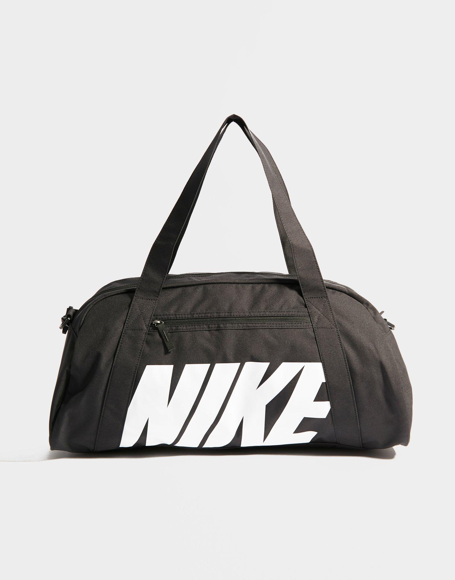 white nike duffle bag