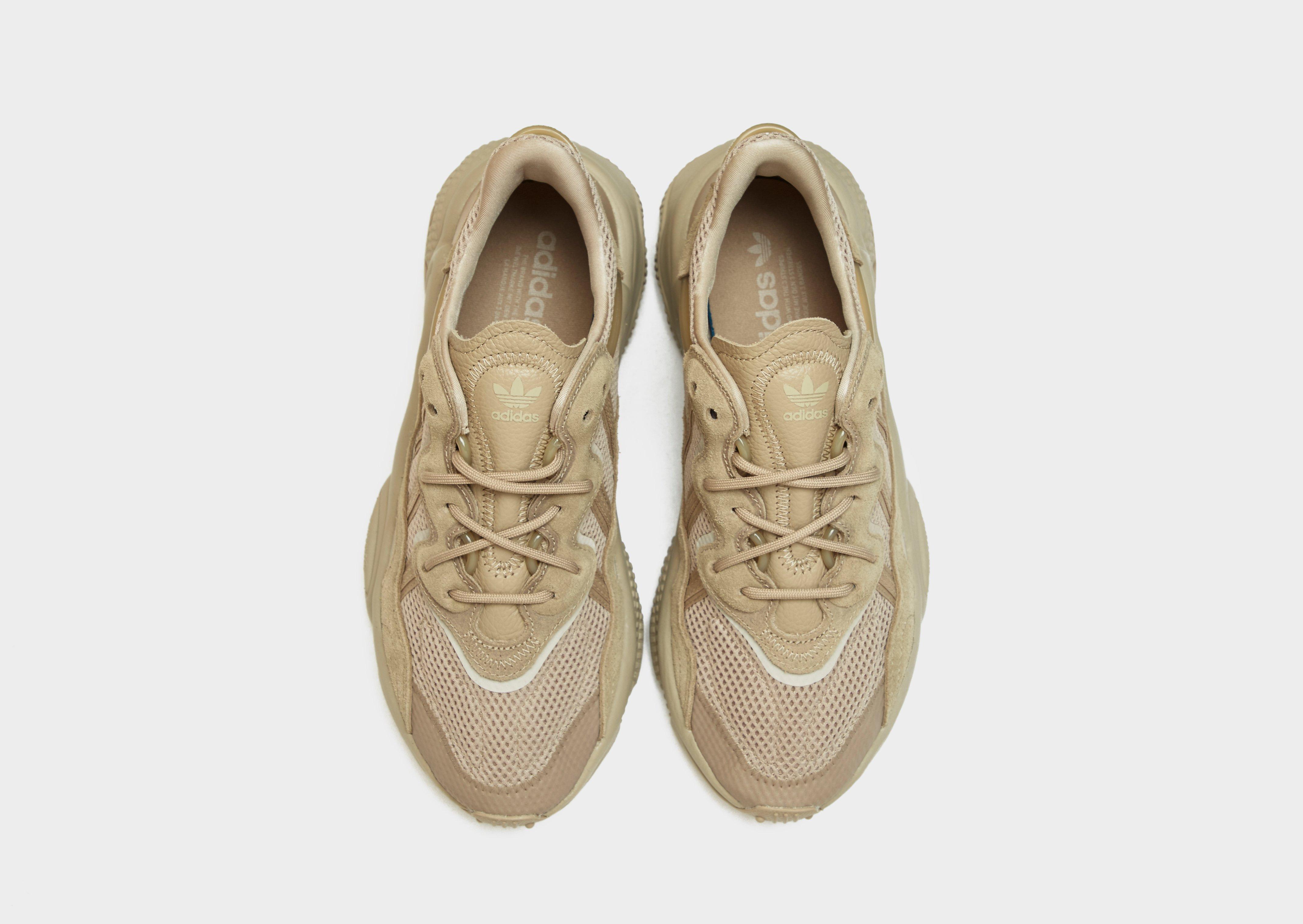 nike ozweego beige