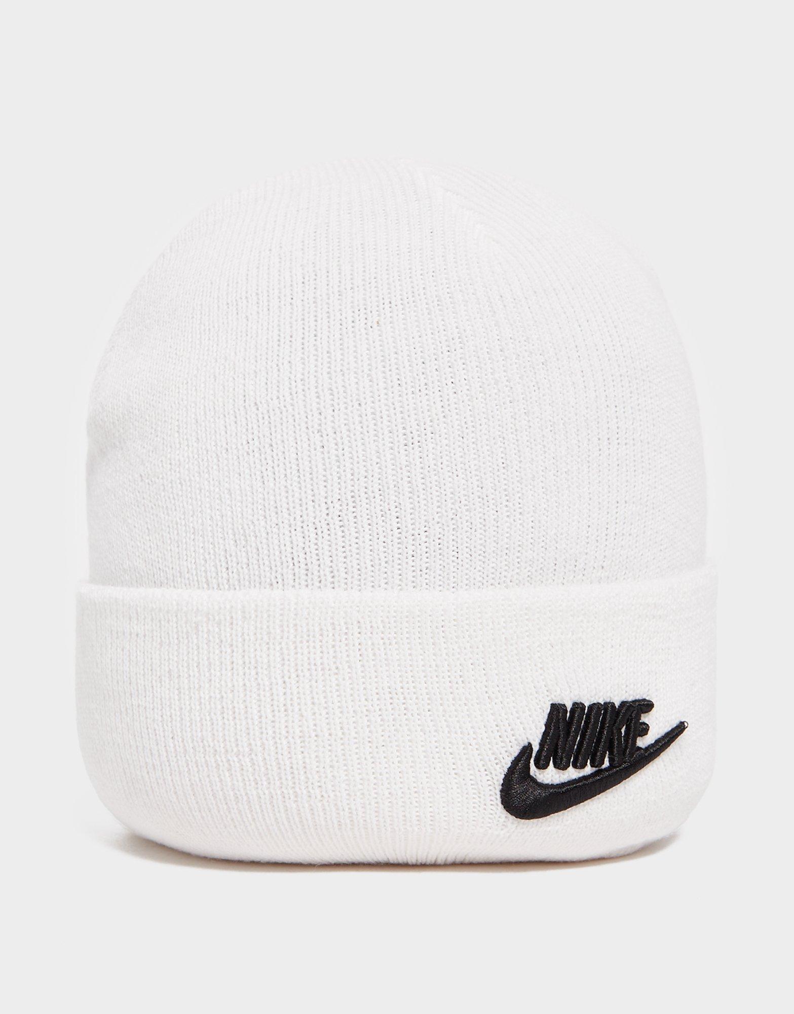 White hot sale beanie nike