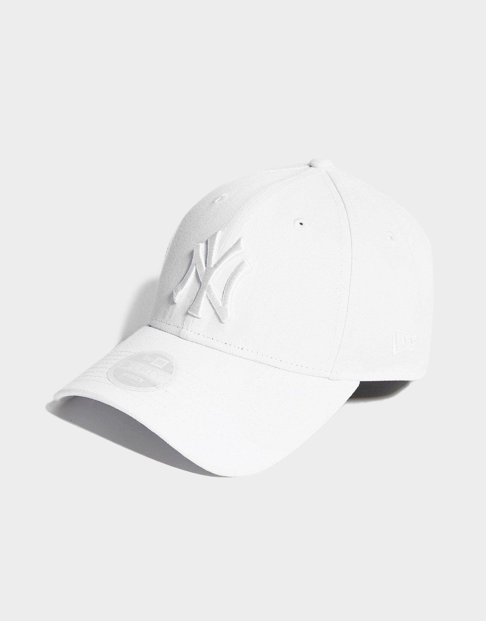 white ny yankees cap