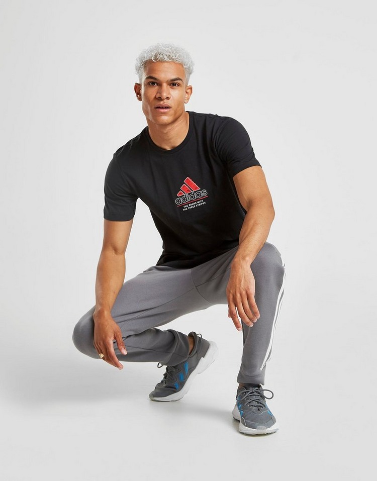 adidas Badge of Sport Centre Logo T-Shirt Heren