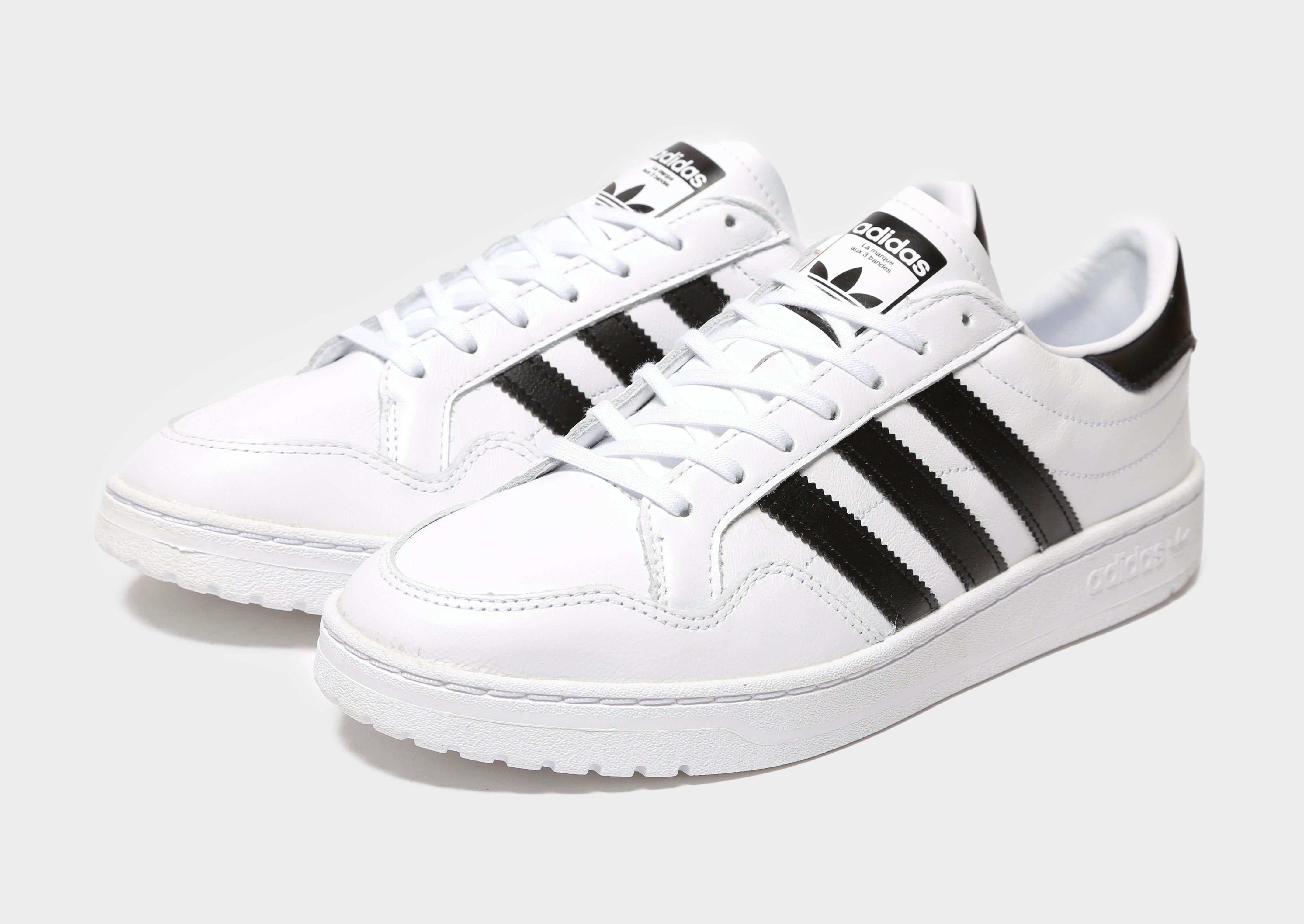 adidas classic court shoes