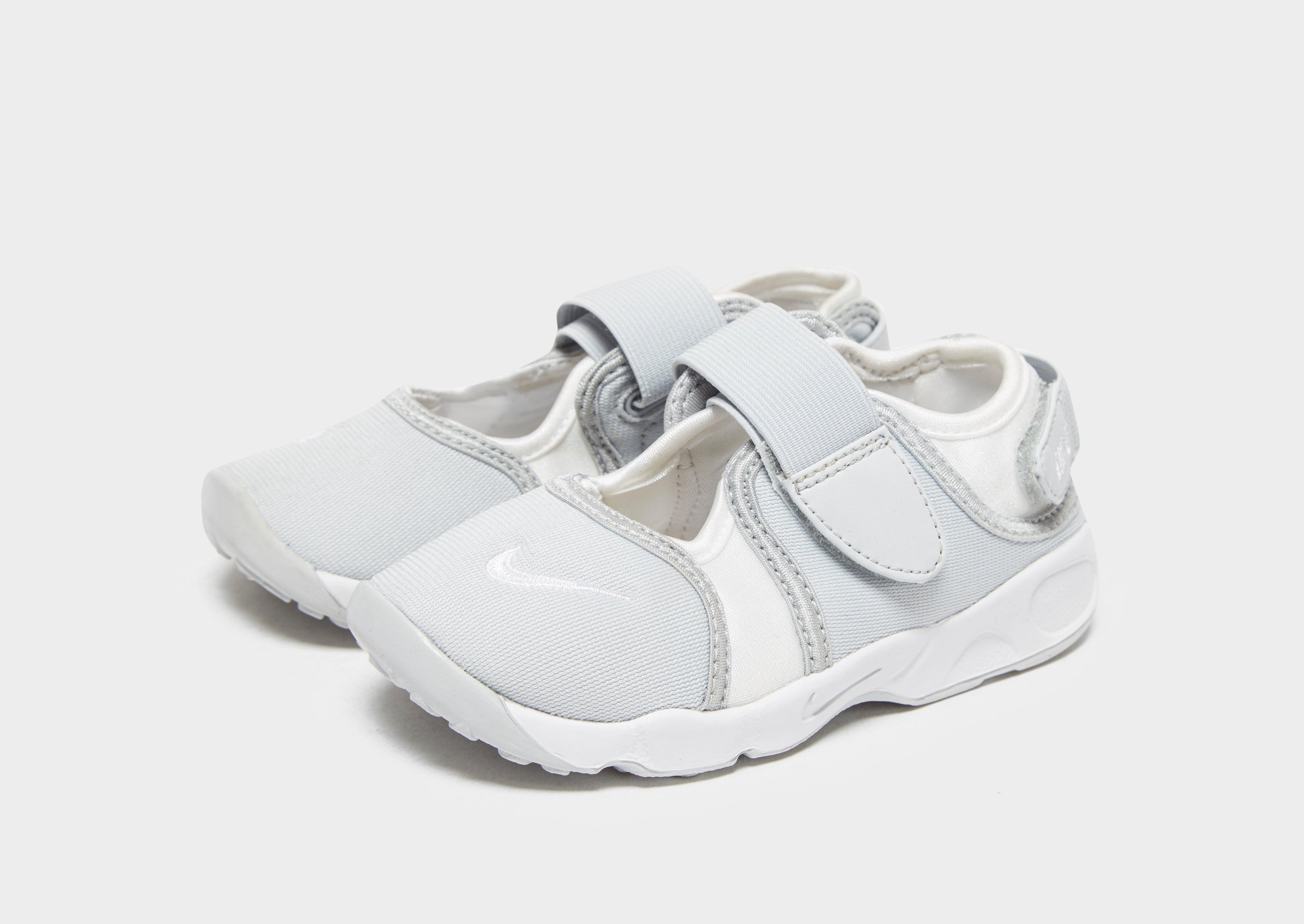 white nike rift infant