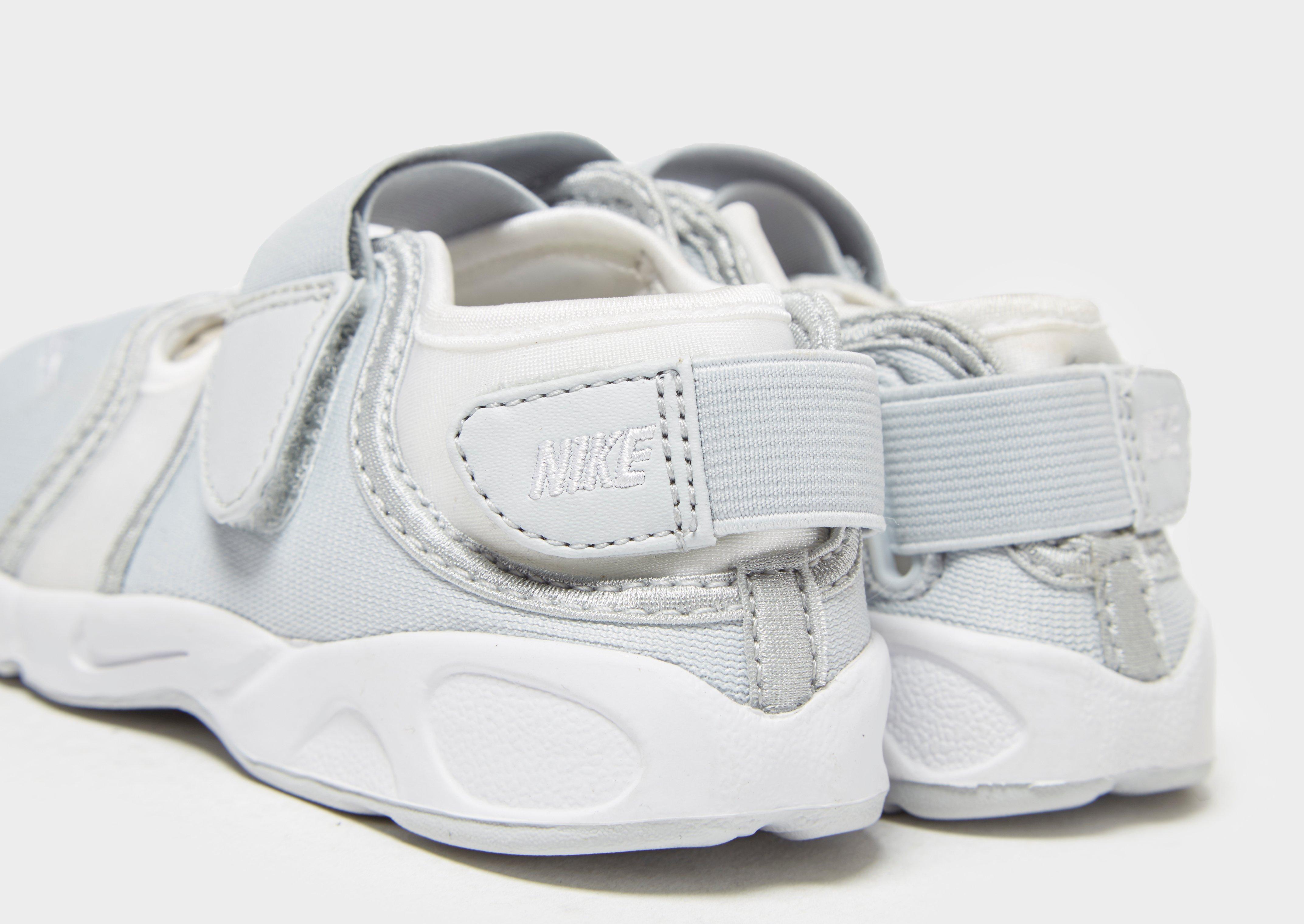 nike rift infant white