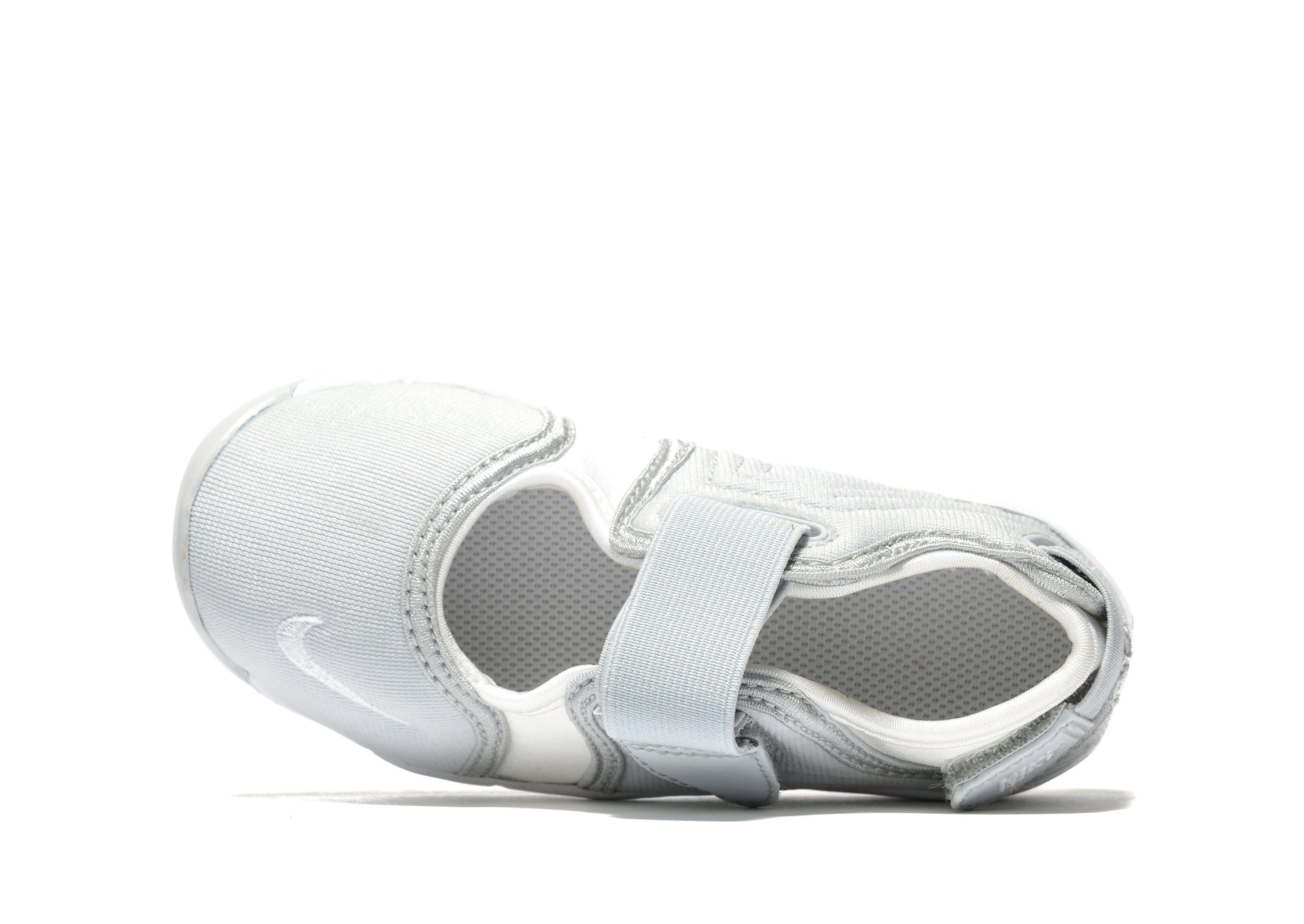 nike rift infant white