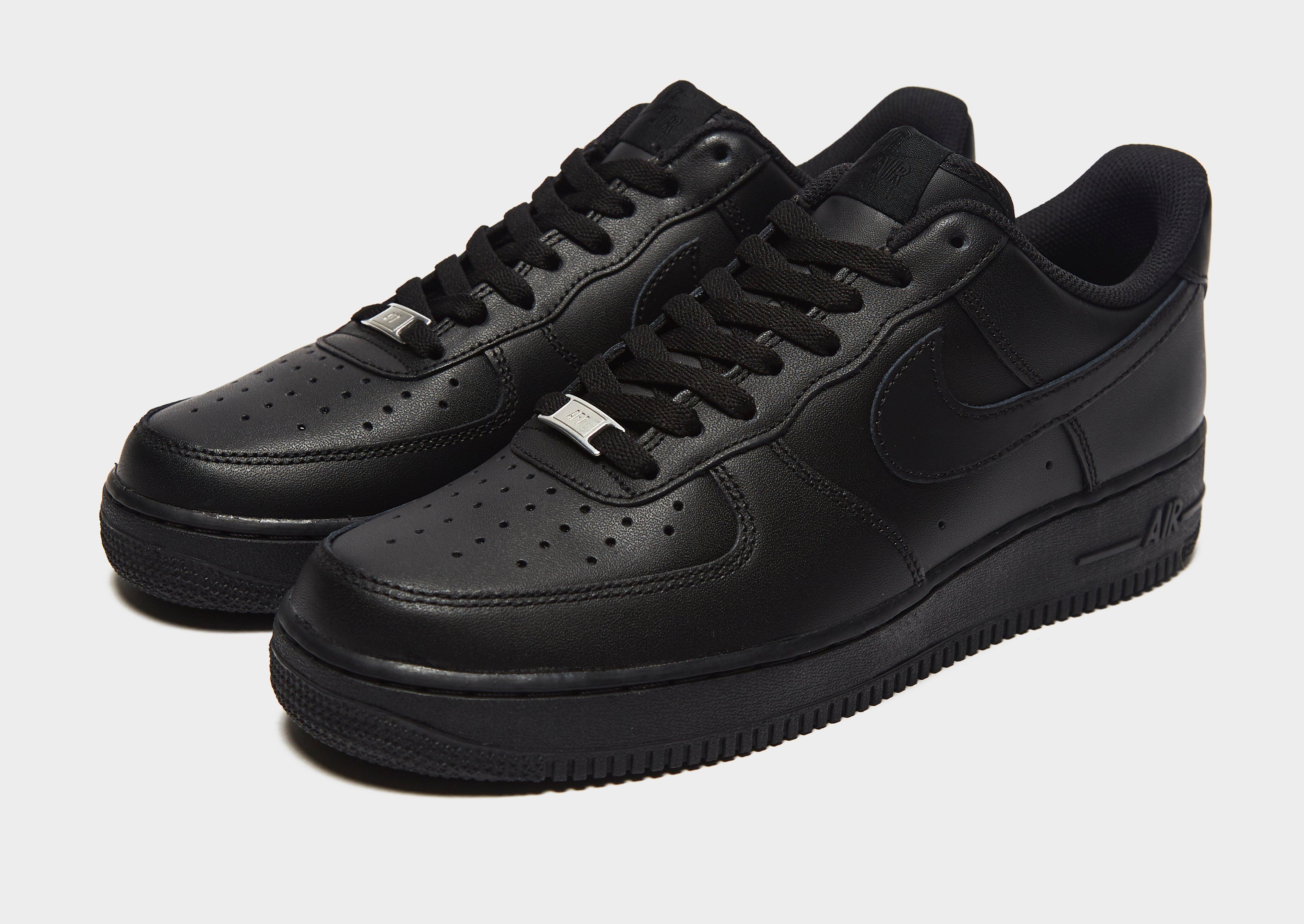 Black nike air hot sale force 1 price