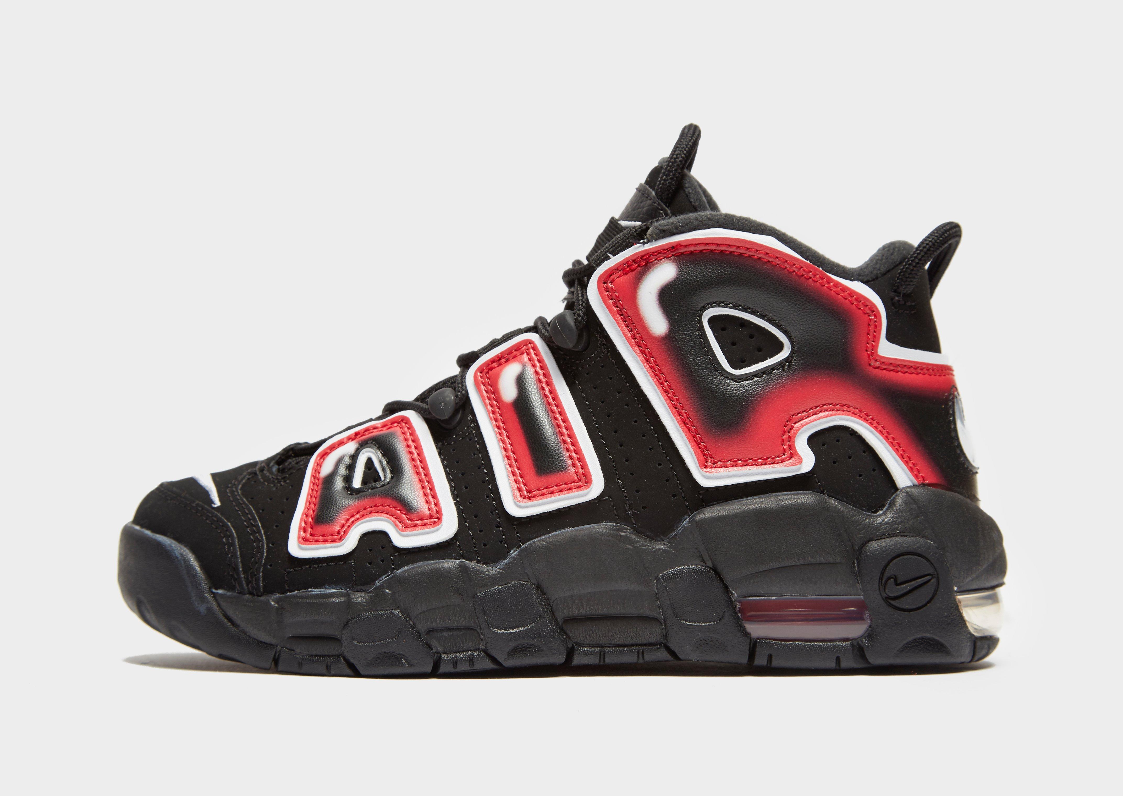 nike uptempo noir et blanc