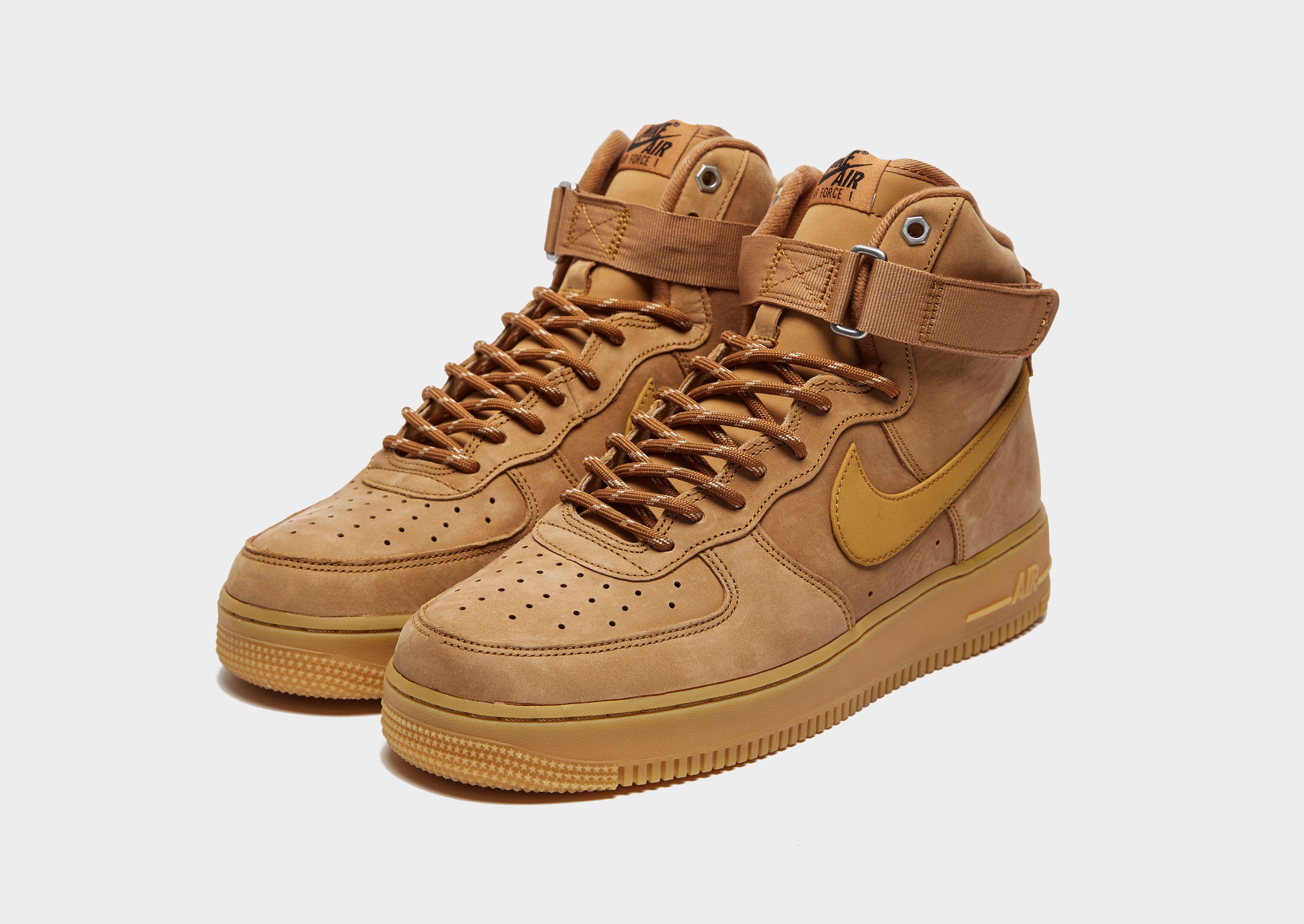 nike air force castanhas