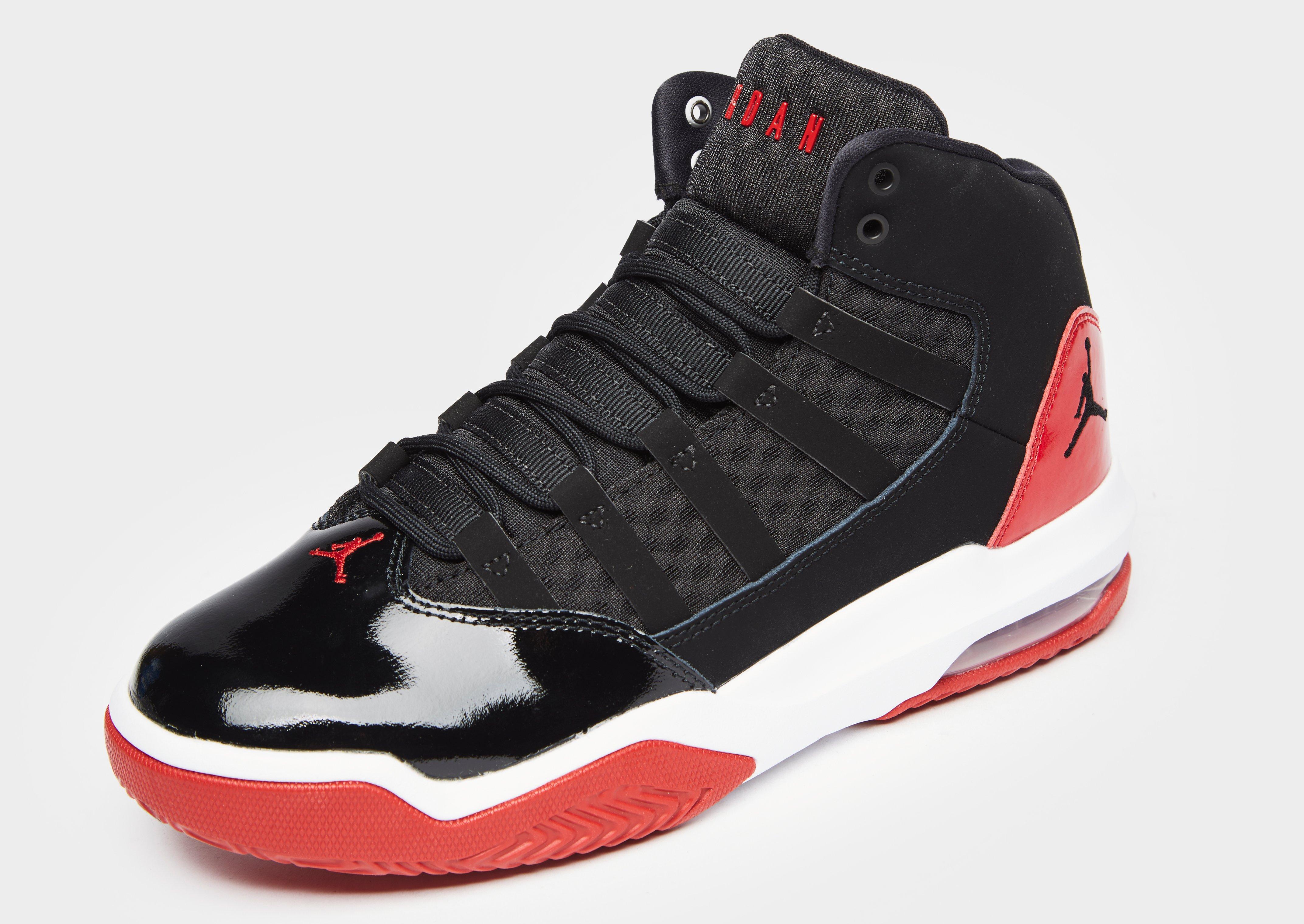 jordan max aura black and red junior