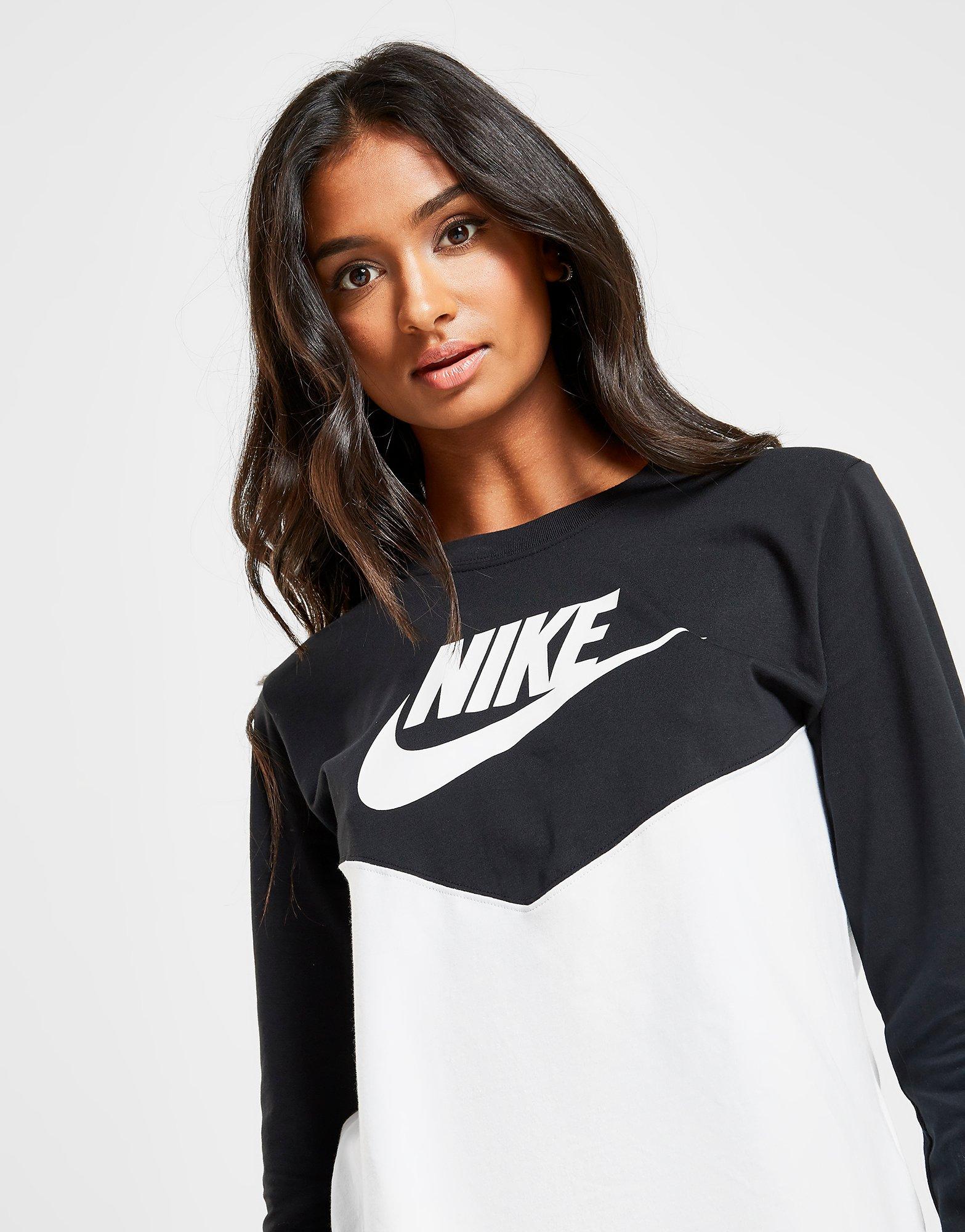 black long sleeve nike shirt