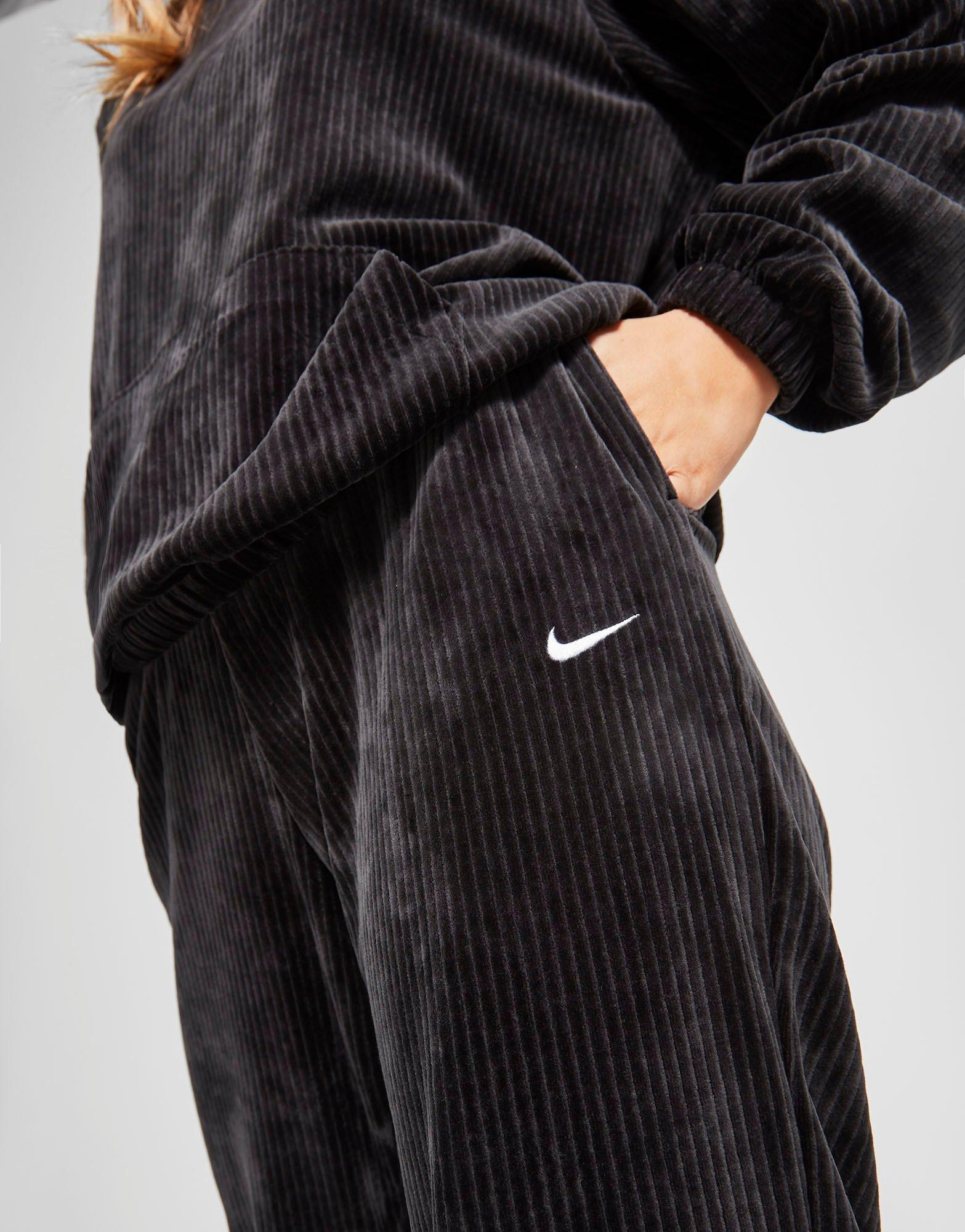 nike velour jogging suit