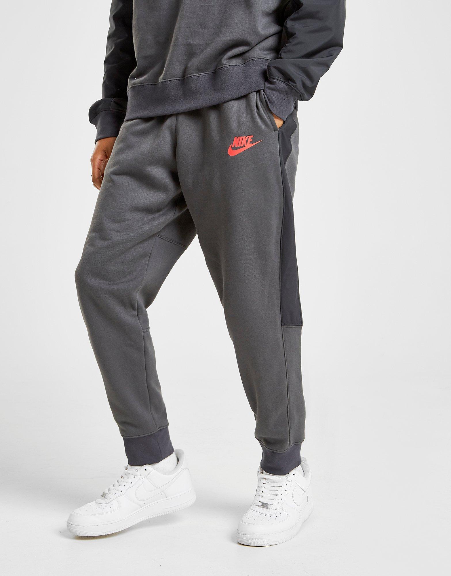 nike hybrid joggers in black