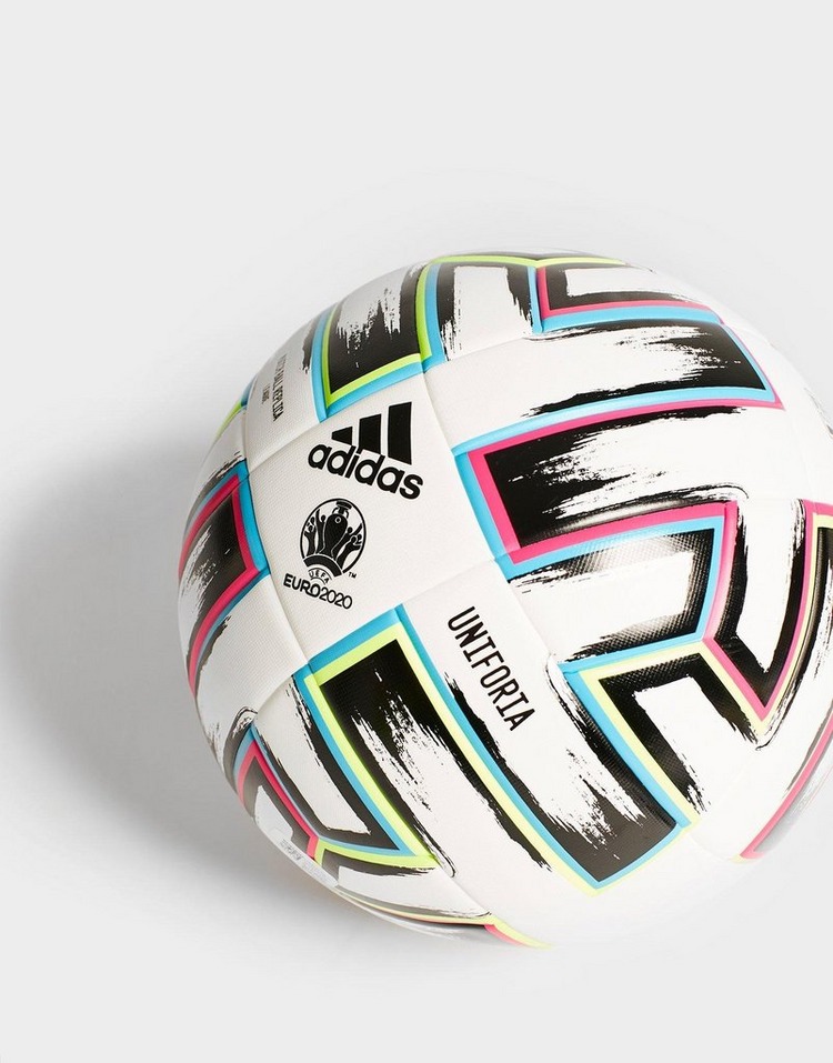 Shop den adidas Euro 2020 Boxed Match Fußball in Weiss ...