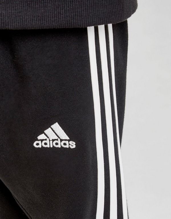 adidas ensemble de survêtement badge of sport crew bébé adidas ensemble de survêtement badge of sport crew bébé