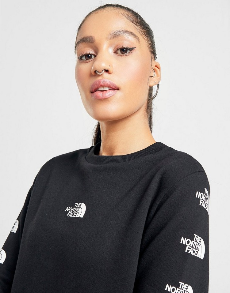 Koop Zwart The North Face Repeat Sleeve Logo Crew Sweatshirt Dames | JD ...