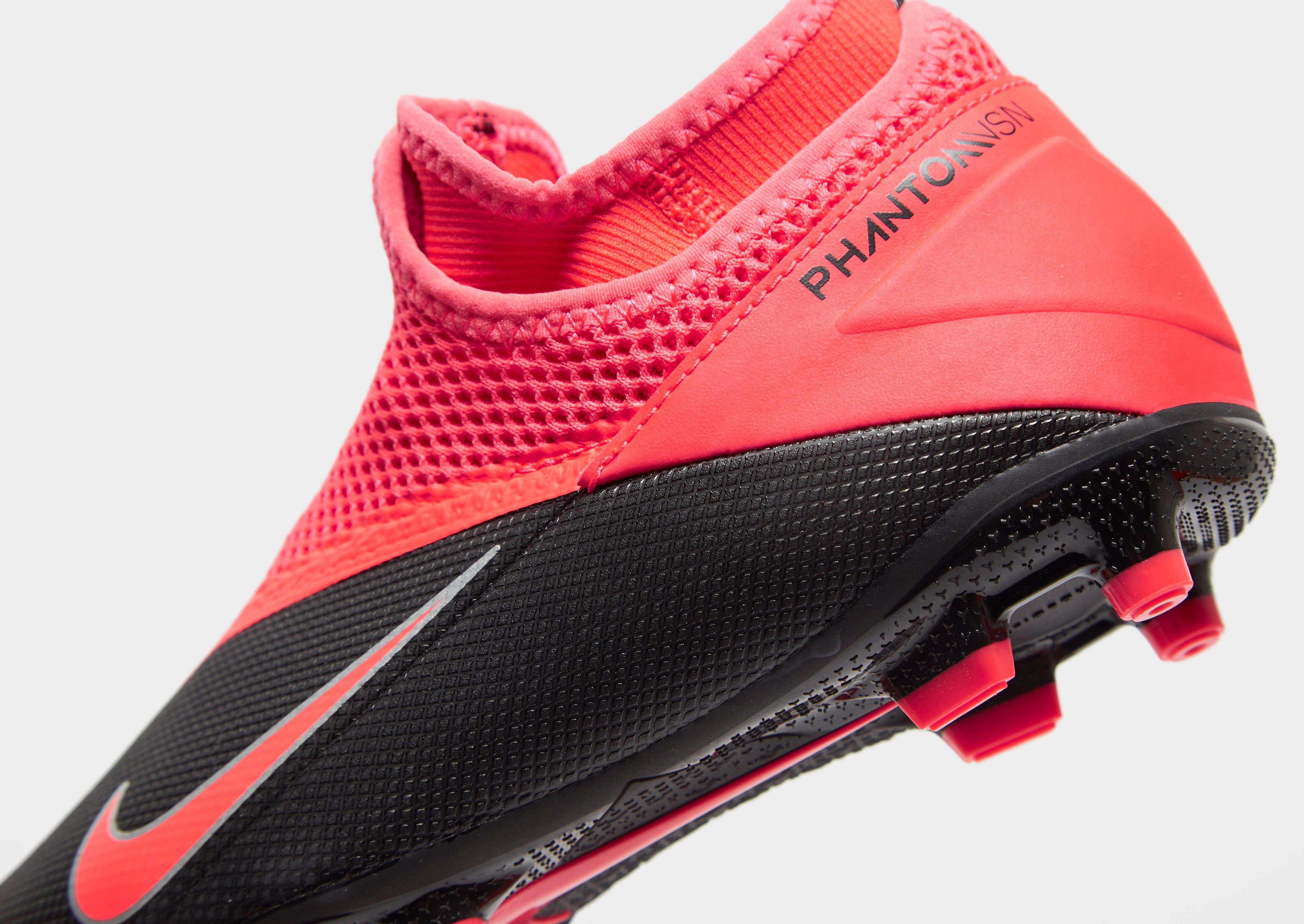 Nike Phantom Vision Academy Dynamic Fit IC Soccer Shoes .