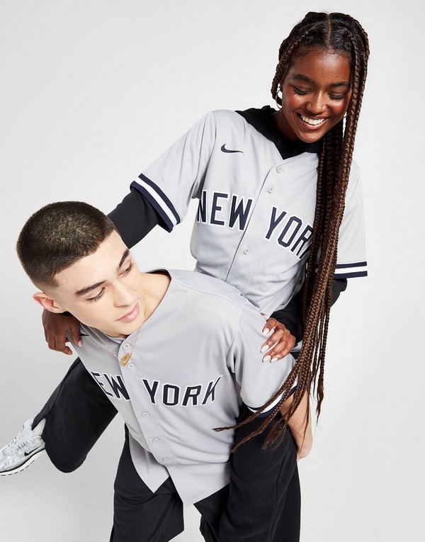 Tercero Anguila Acera Nike camiseta MLB New York Yankees Road en Gris | JD Sports España