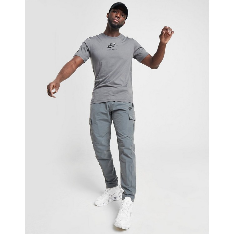 Compra Nike pantalón cargo Max en Gris JD Sports